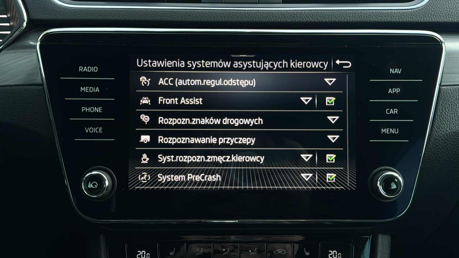 2.0 TDI 150 KM_Style_DSG_NAVI_Full LED_Cyfrowe zegary_SMART LINK 21