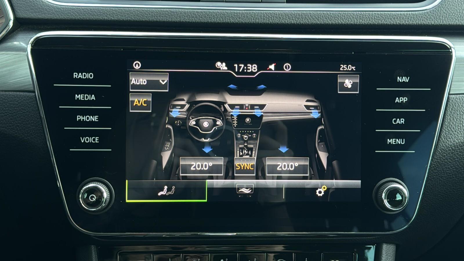 2.0 TDI 150 KM_Style_DSG_NAVI_Full LED_Cyfrowe zegary_SMART LINK 19