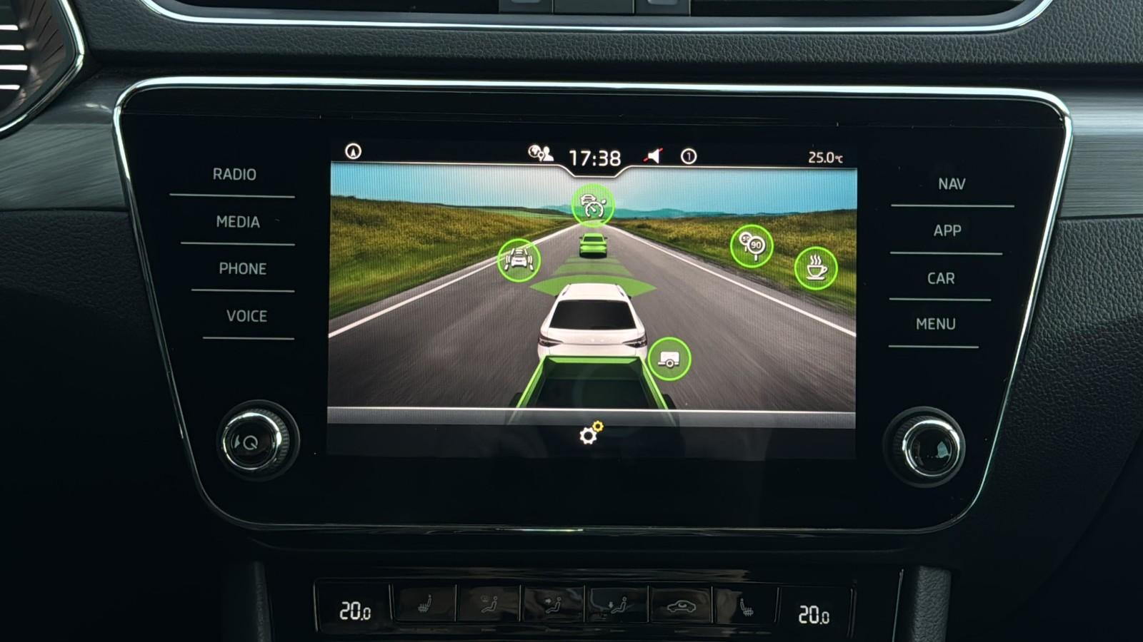 2.0 TDI 150 KM_Style_DSG_NAVI_Full LED_Cyfrowe zegary_SMART LINK 18