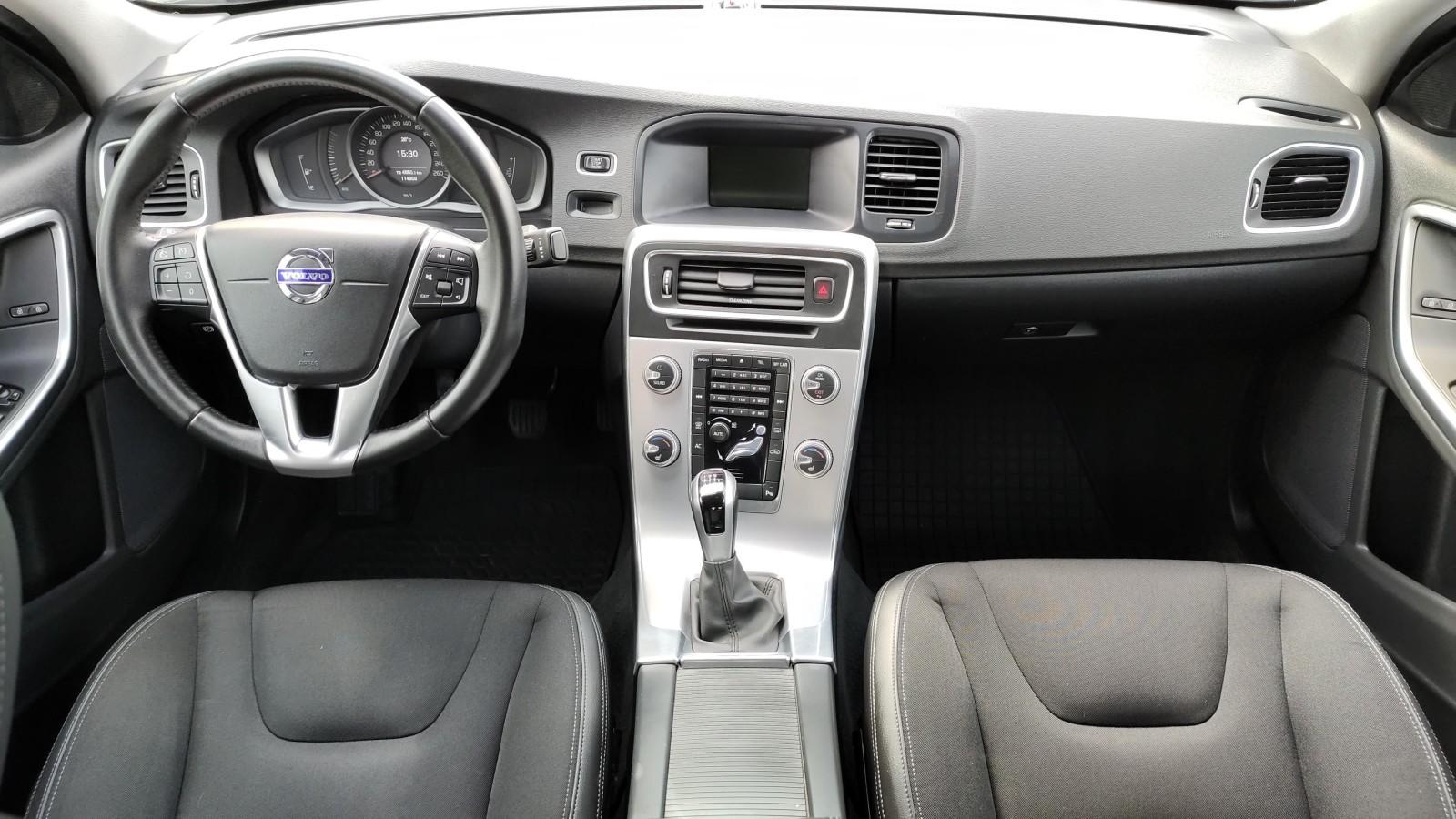 Salon PL FV23% D4 Drive-E Dynamic Edition 190KM Niski Przebieg 13