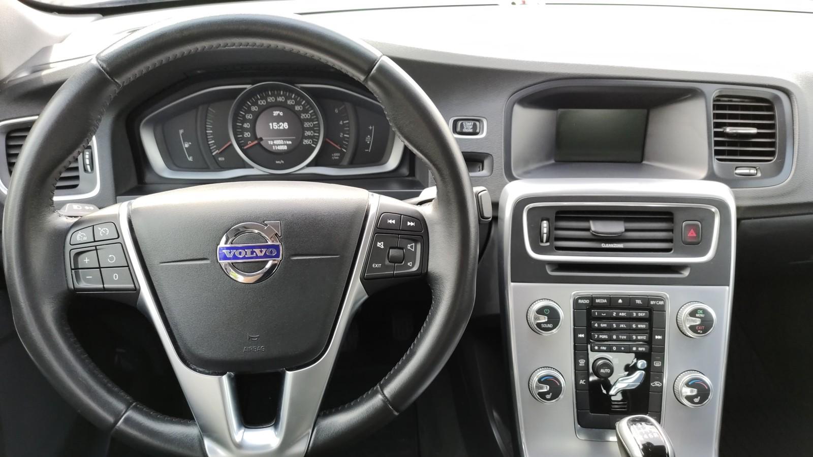 Salon PL FV23% D4 Drive-E Dynamic Edition 190KM Niski Przebieg 14