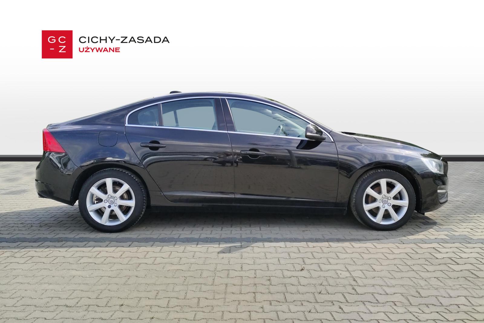 Salon PL FV23% D4 Drive-E Dynamic Edition 190KM Niski Przebieg 3