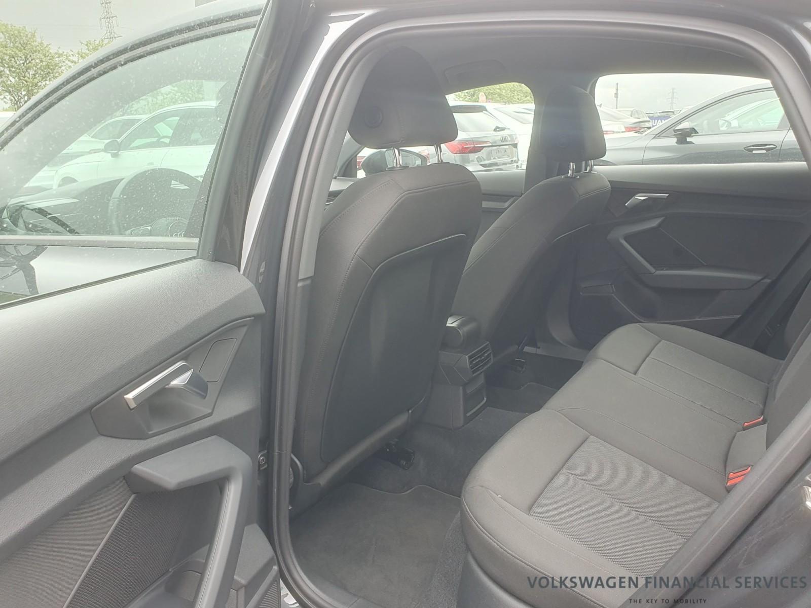 Audi A3 30 TFSI mHEV S tronic 12