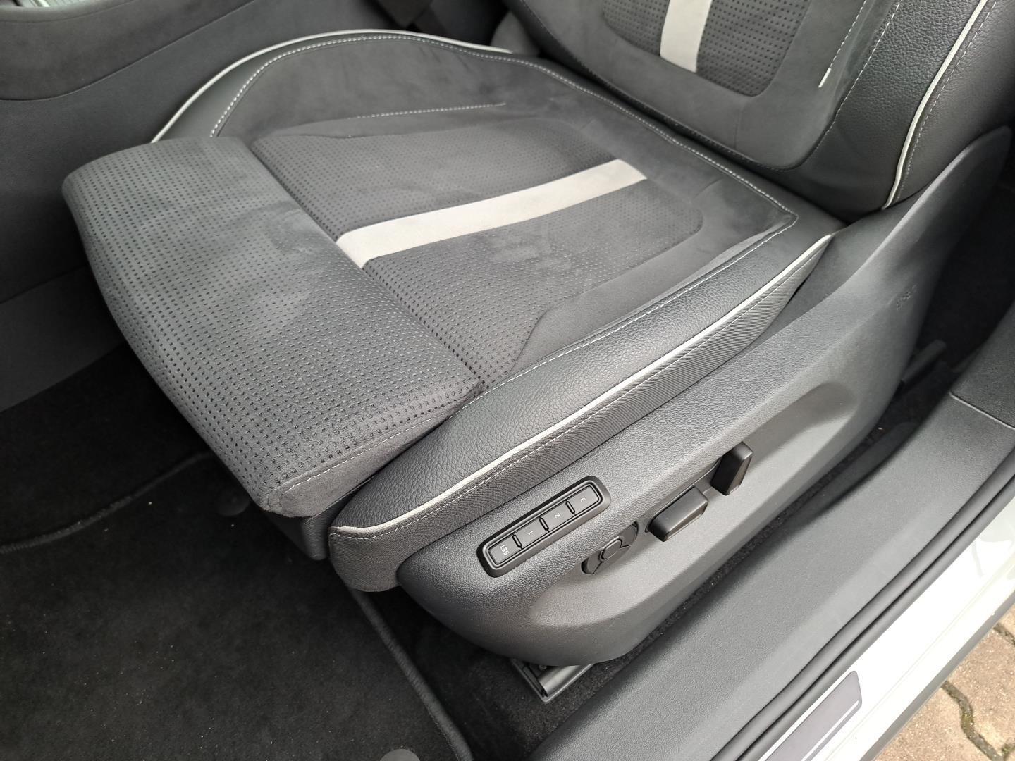 2.0TDI 193KM Sportline 4x4 Systemy Pakiety Hak SalonPL FV23 11