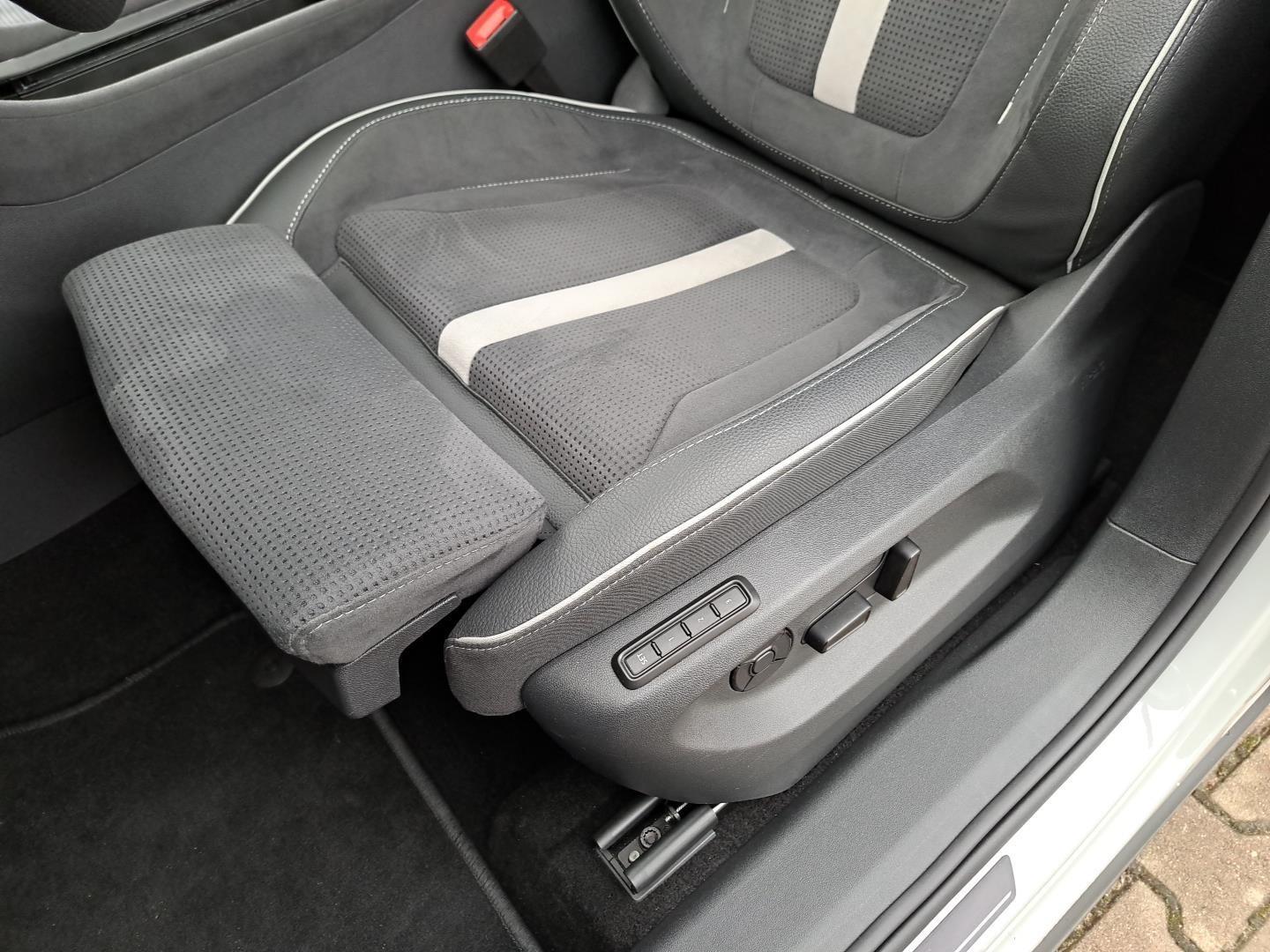 2.0TDI 193KM Sportline 4x4 Systemy Pakiety Hak SalonPL FV23 12