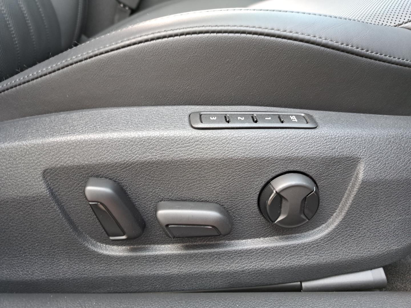 2.0TDI 150KM Laurin&Klement Pakiety Kamera CANTON El.Klapa Wentyl.Fot. 18