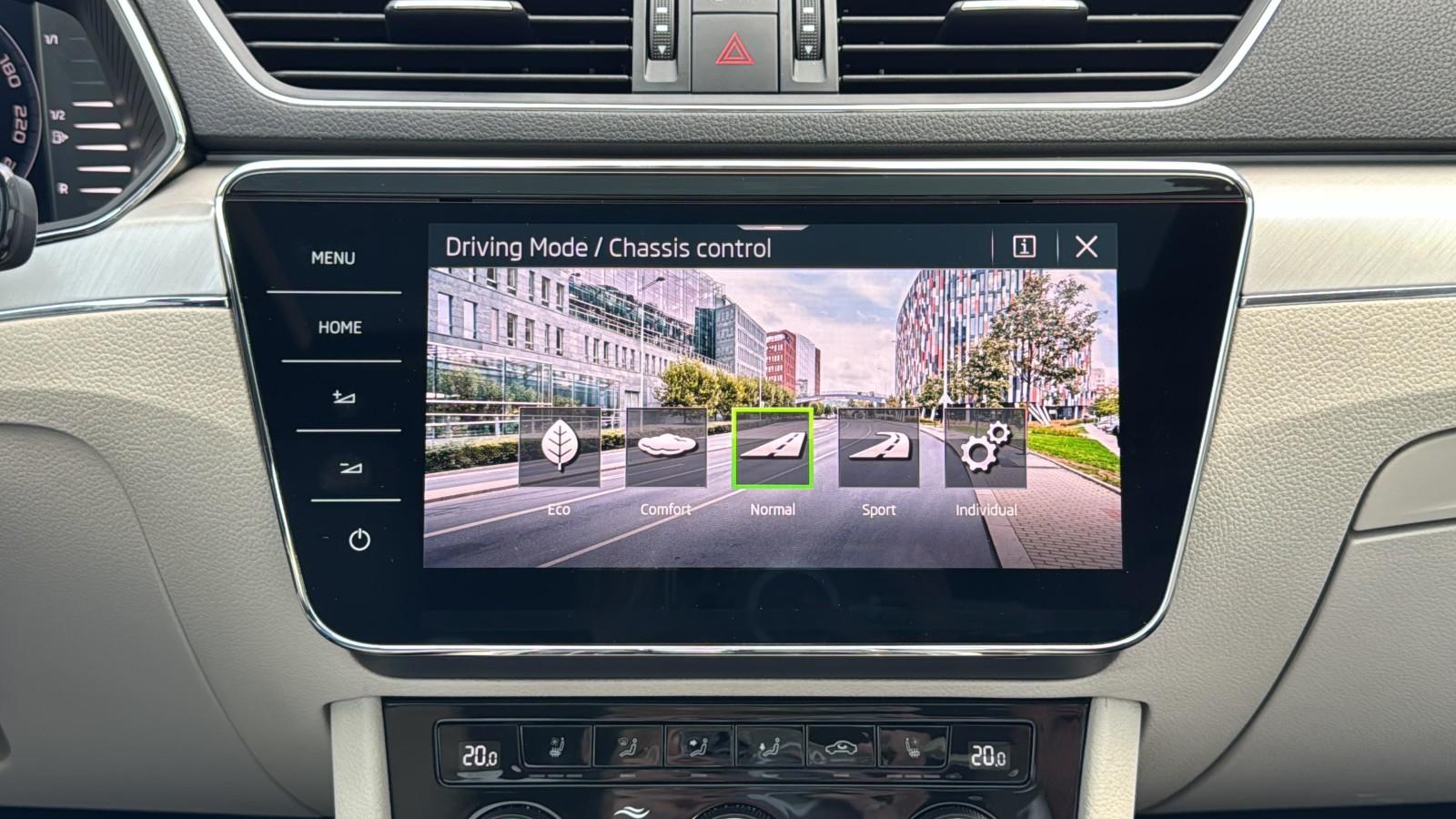 2.0 TSI 190 KM_Laurin & Klement_APP_kAMERA 360_Panorama_LED_Park Assistant 24