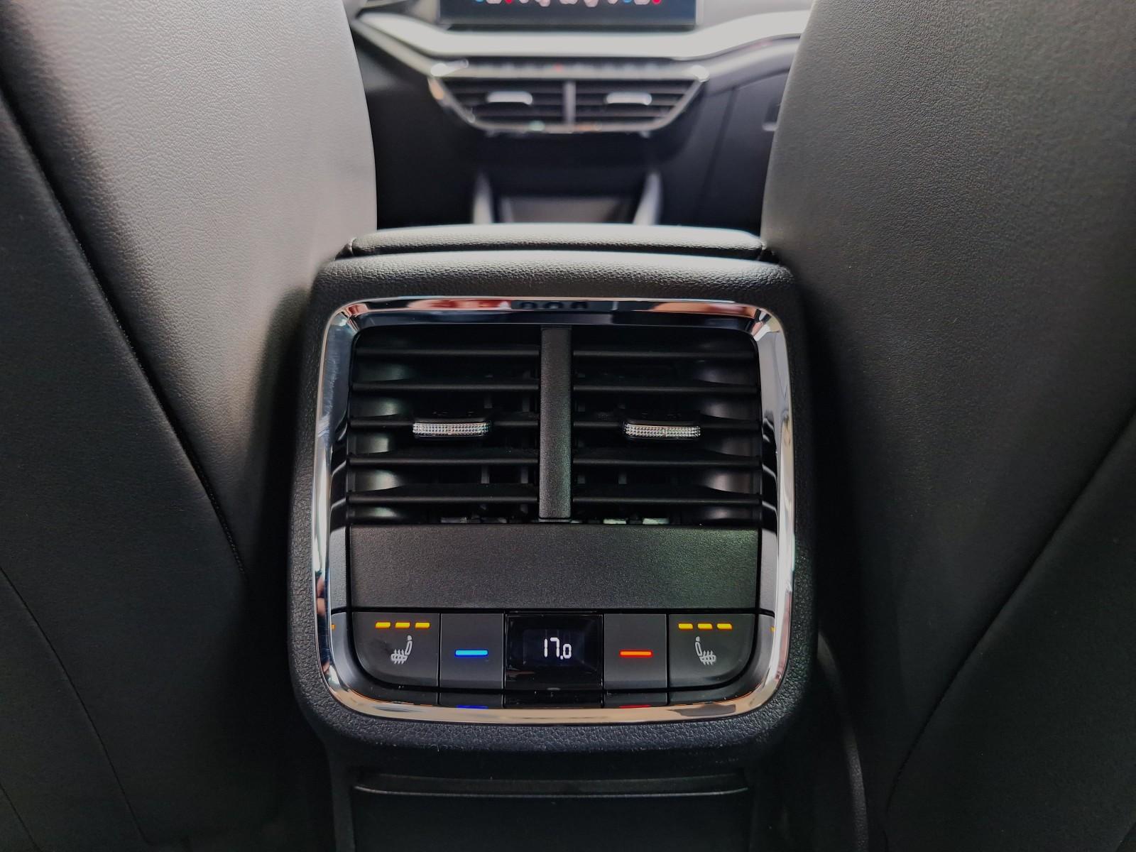 2.0TDI 150KM SerwisASO ACC HeadUP Matrix Hak KessyFull FV23 34