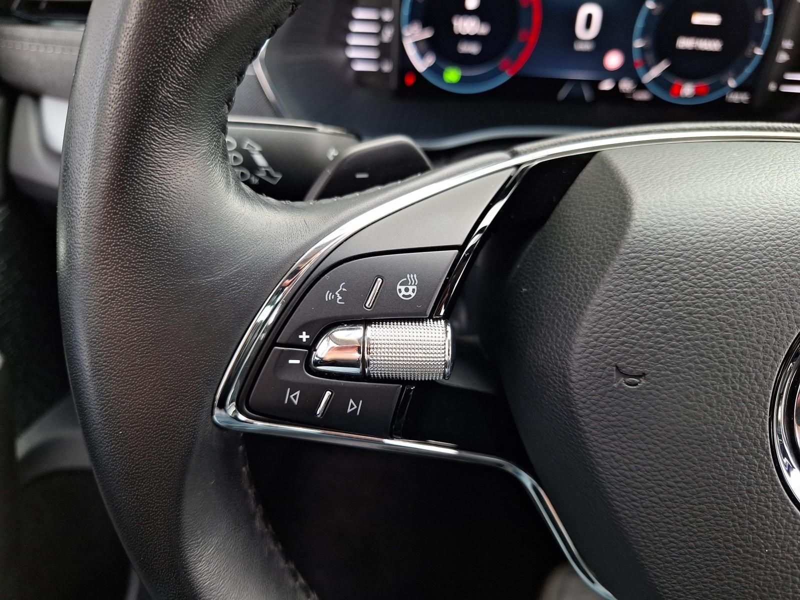2.0TDI 150KM SerwisASO ACC HeadUP Matrix Hak KessyFull FV23 17