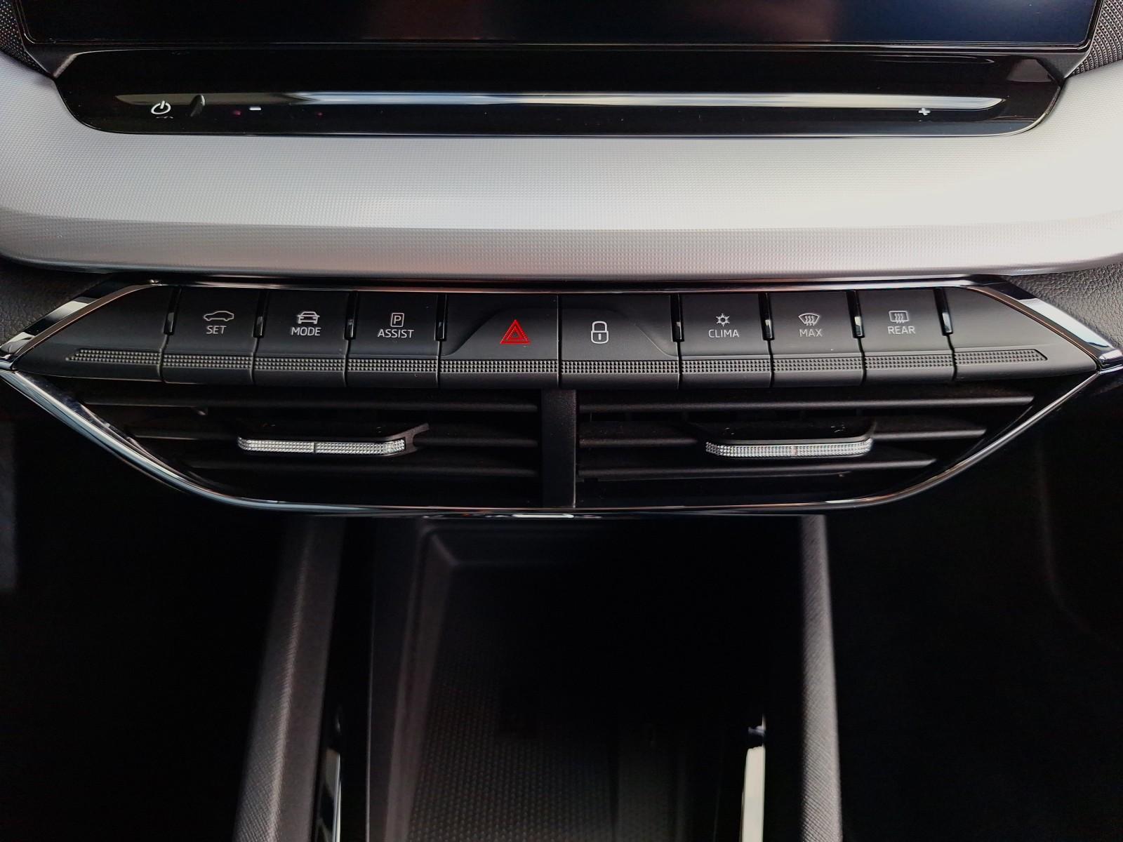 2.0TDI 150KM SerwisASO ACC HeadUP Matrix Hak KessyFull FV23 21