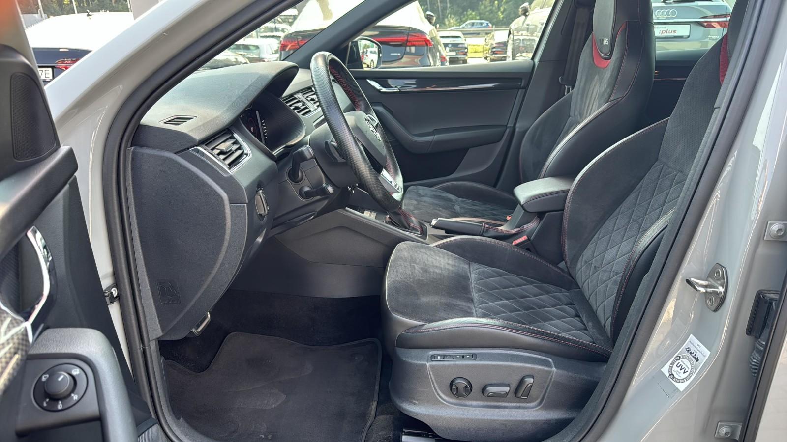 Octavia Combi 2.0 TDI 4x4 DSG RS 9