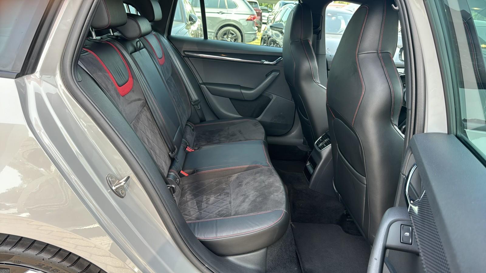 Octavia Combi 2.0 TDI 4x4 DSG RS 11