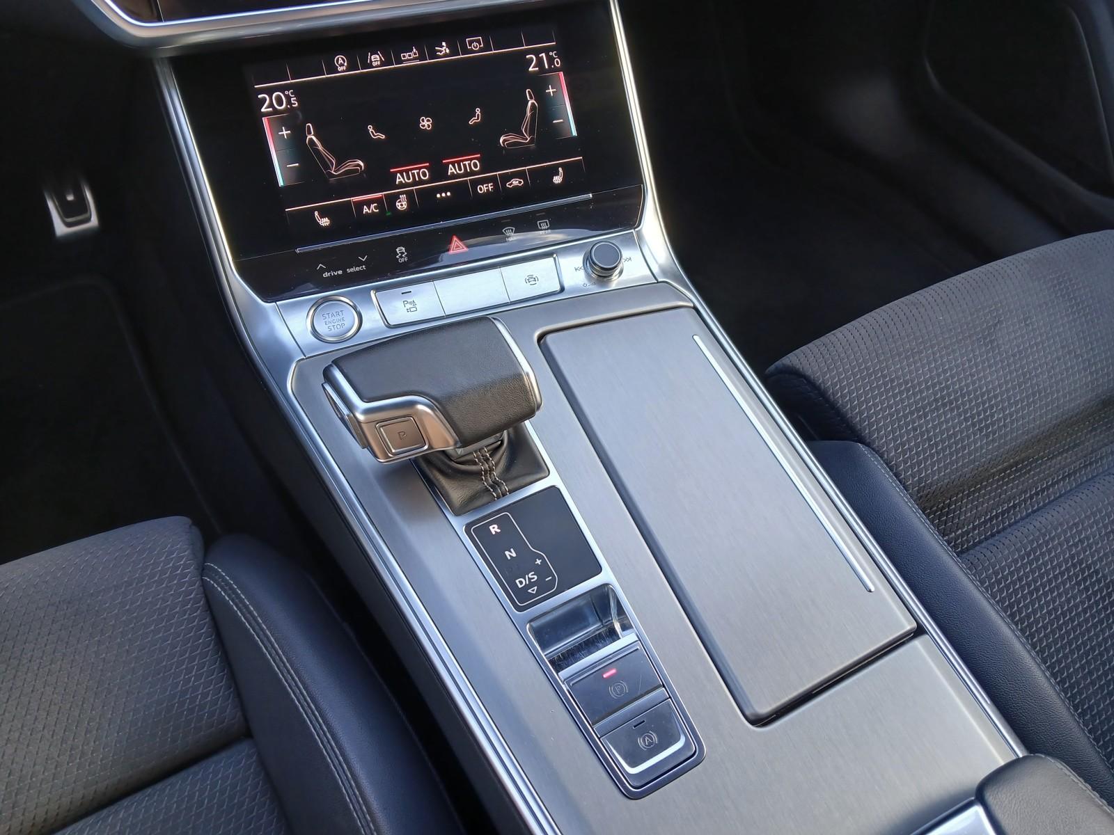 S Line | Alcantara | Kamera 360 | Ambiente | Tempomat ACC 24