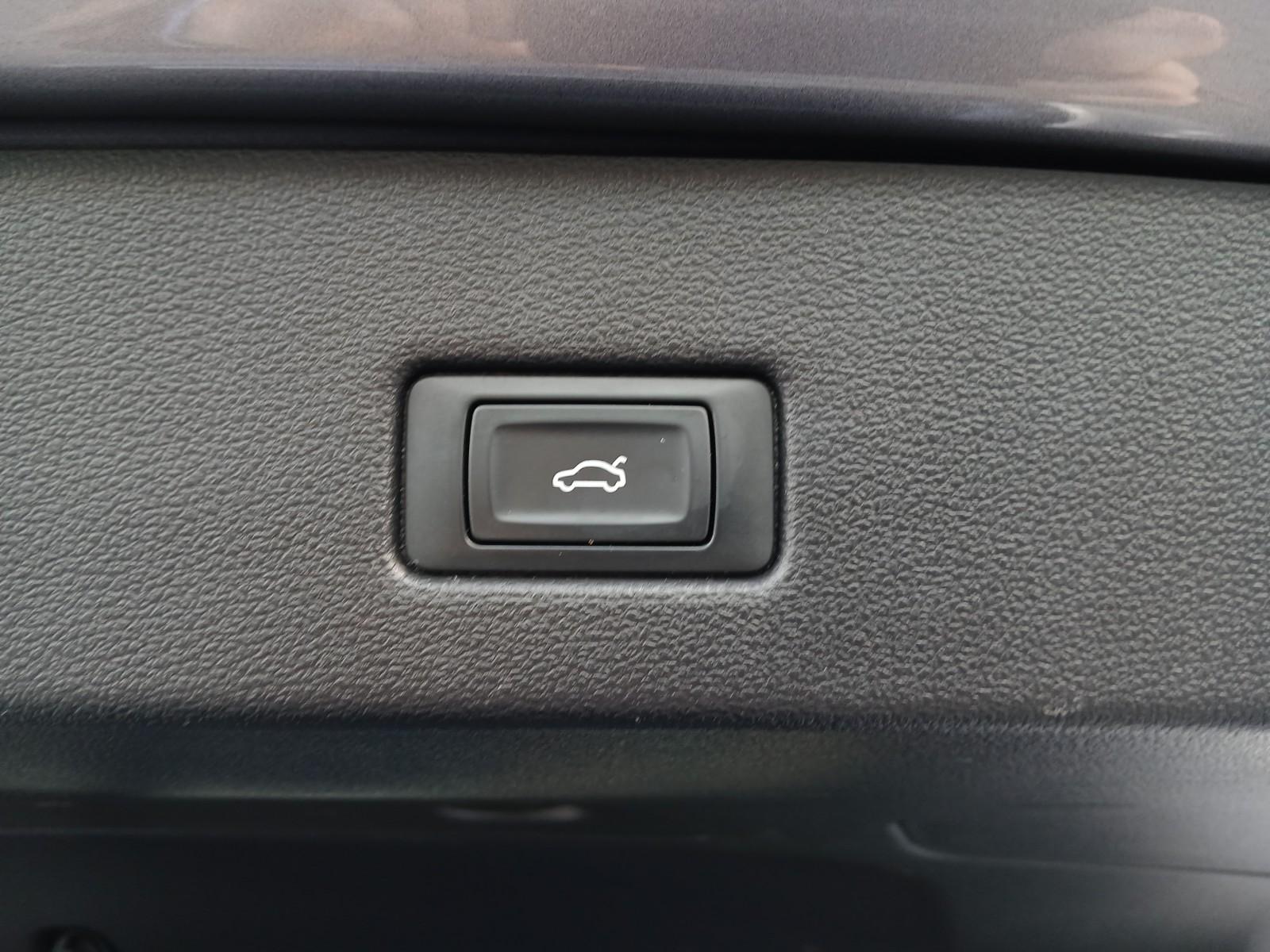 S Line | Alcantara | Kamera 360 | Ambiente | Tempomat ACC 29