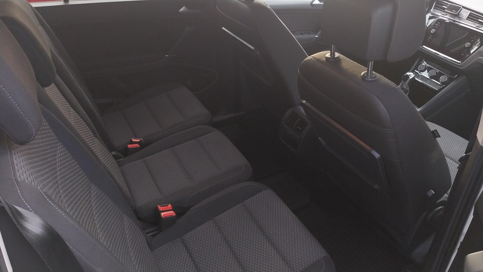 Volkswagen Touran 1.5 TSI 150KM Czujniki parkowania Salon PL Led 29