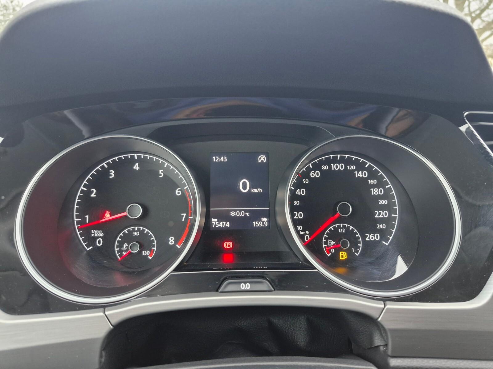 Volkswagen Touran 1.5 TSI 150KM Czujniki parkowania Salon PL Led 12