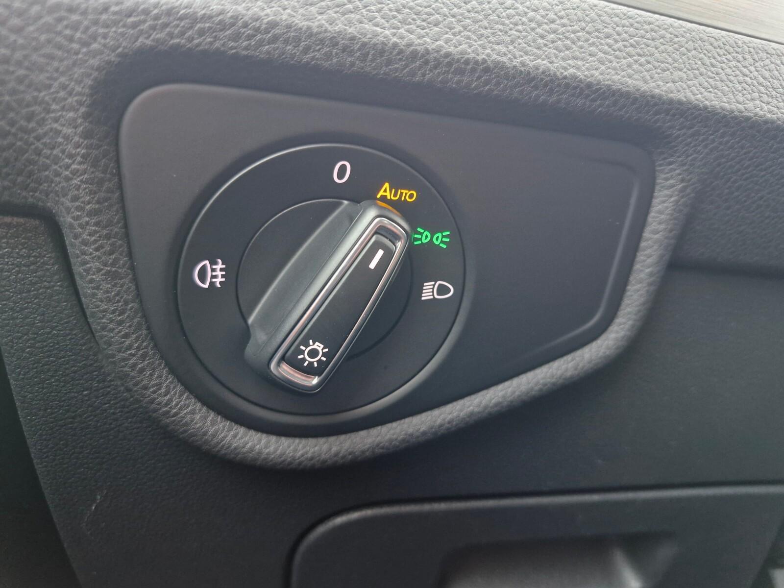Volkswagen Touran 1.5 TSI 150KM Czujniki parkowania Salon PL Led 10