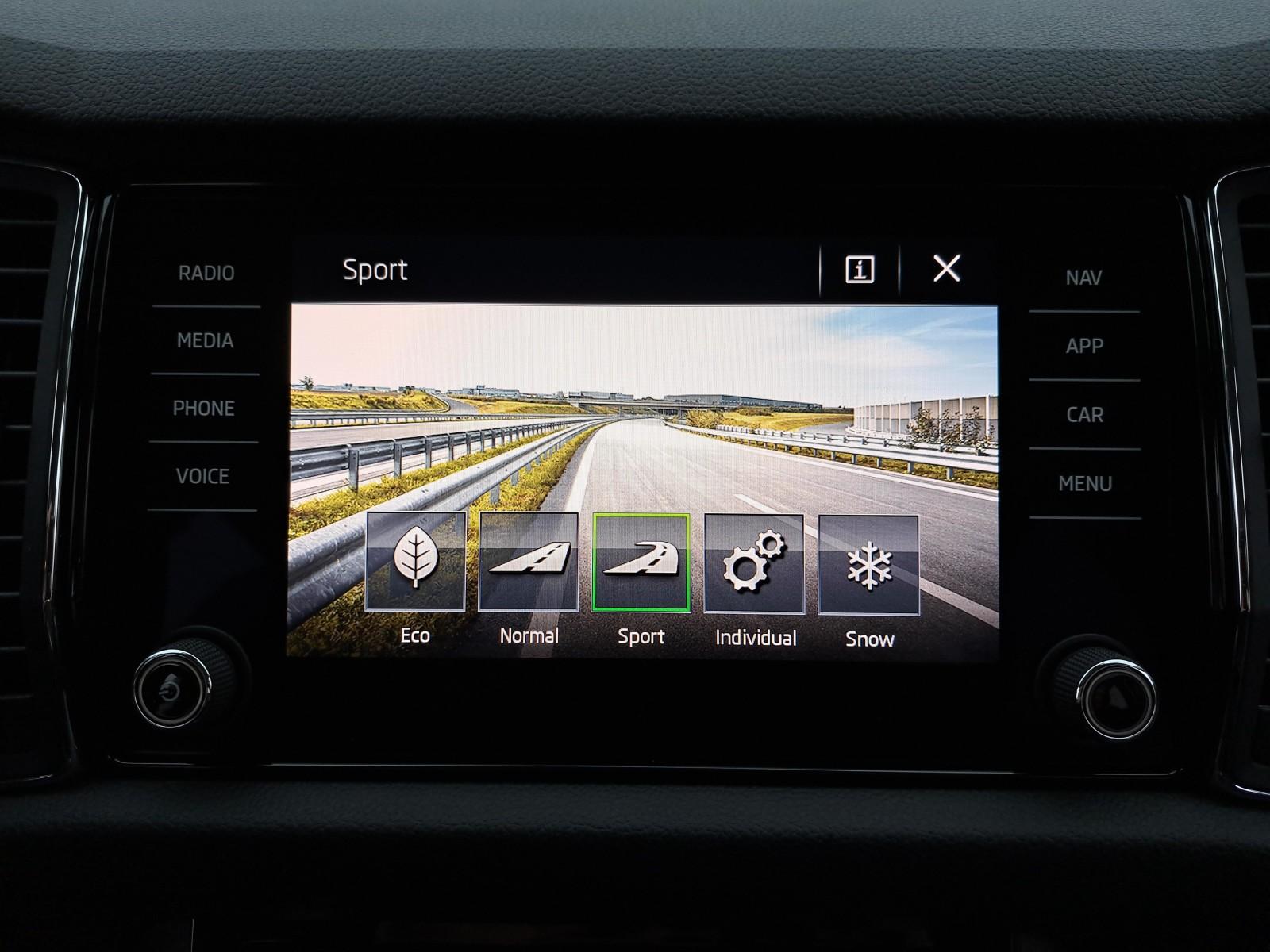 SalonPL 2.0TSI 190KM 4x4 Style DSG HAK Kamera CANTON El.Klapa ASO FV23 28