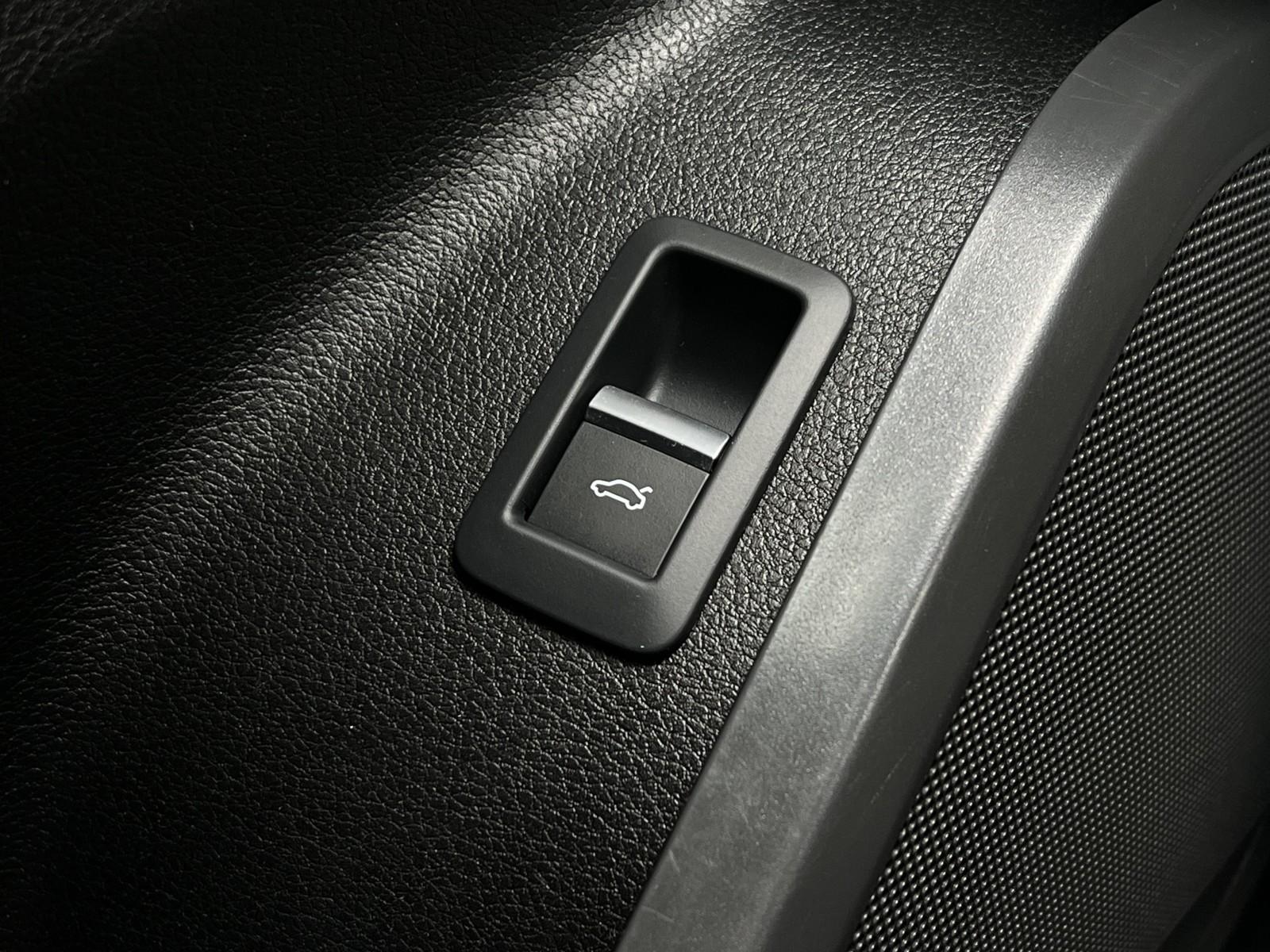 2.0 TDI 204 KM QUATTRO S-Line LED virtual cockpit Kamera Navigacja 34