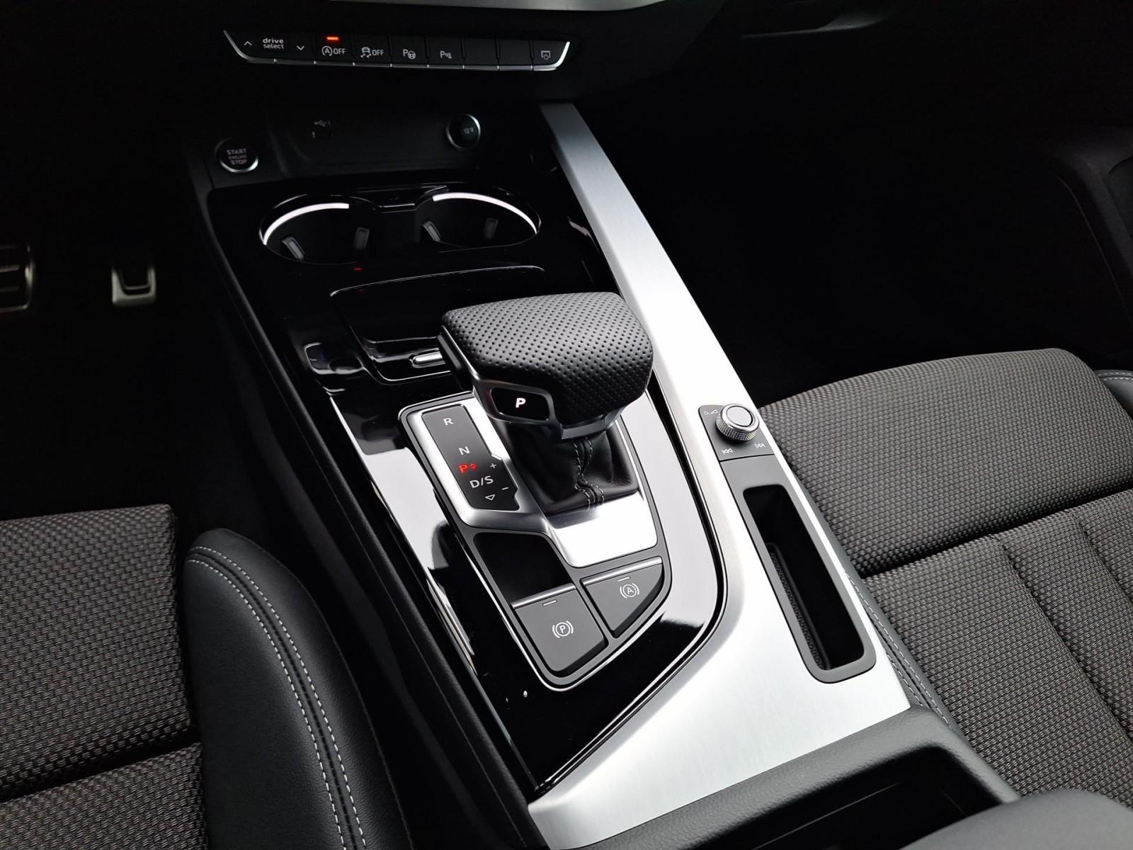TFSI S line S tronic Ambiente/LEDMatrix-Beam/Hak/Kamera/Smart.Inter 14
