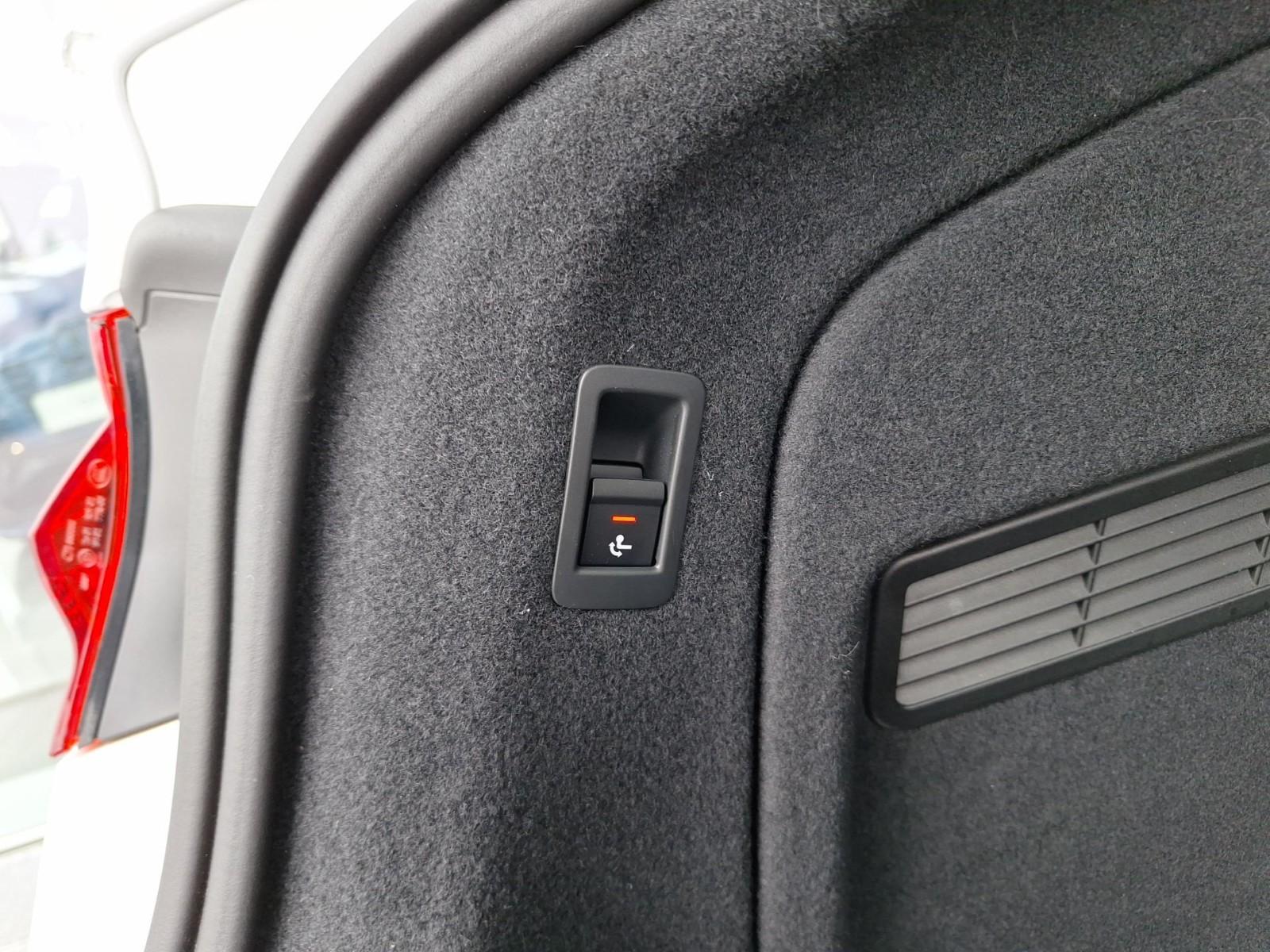 TFSI S line S tronic Ambiente/LEDMatrix-Beam/Hak/Kamera/Smart.Inter 23