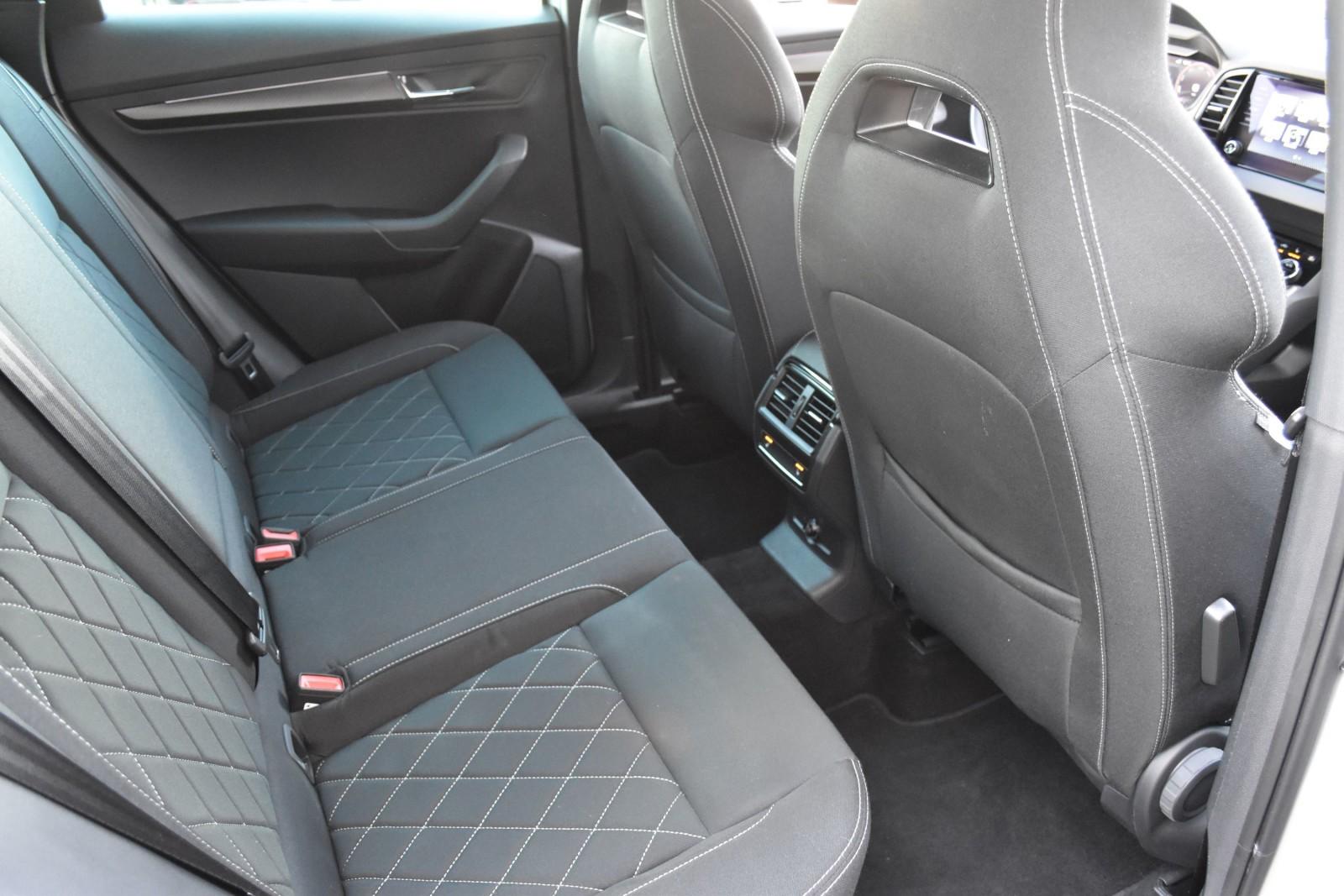 Salon PL 1.5 TSI 150KM Sportline Podgrz.Szyba Fotele Kessy Kamera ACC 34