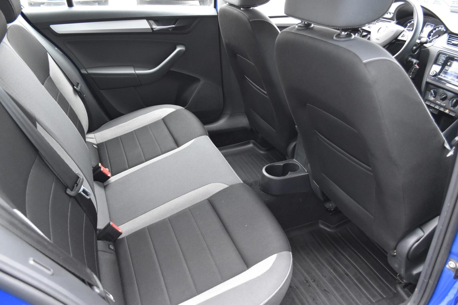 SalonPL 1.0TSI 95KM Ambition Pakiet Audio Limuzyna Czujniki FV23% 25