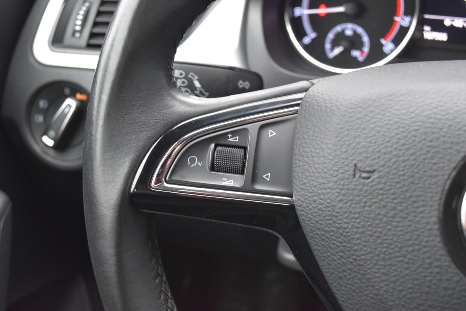 SalonPL 1.0TSI 95KM Ambition Pakiet Audio Limuzyna Czujniki FV23% 19