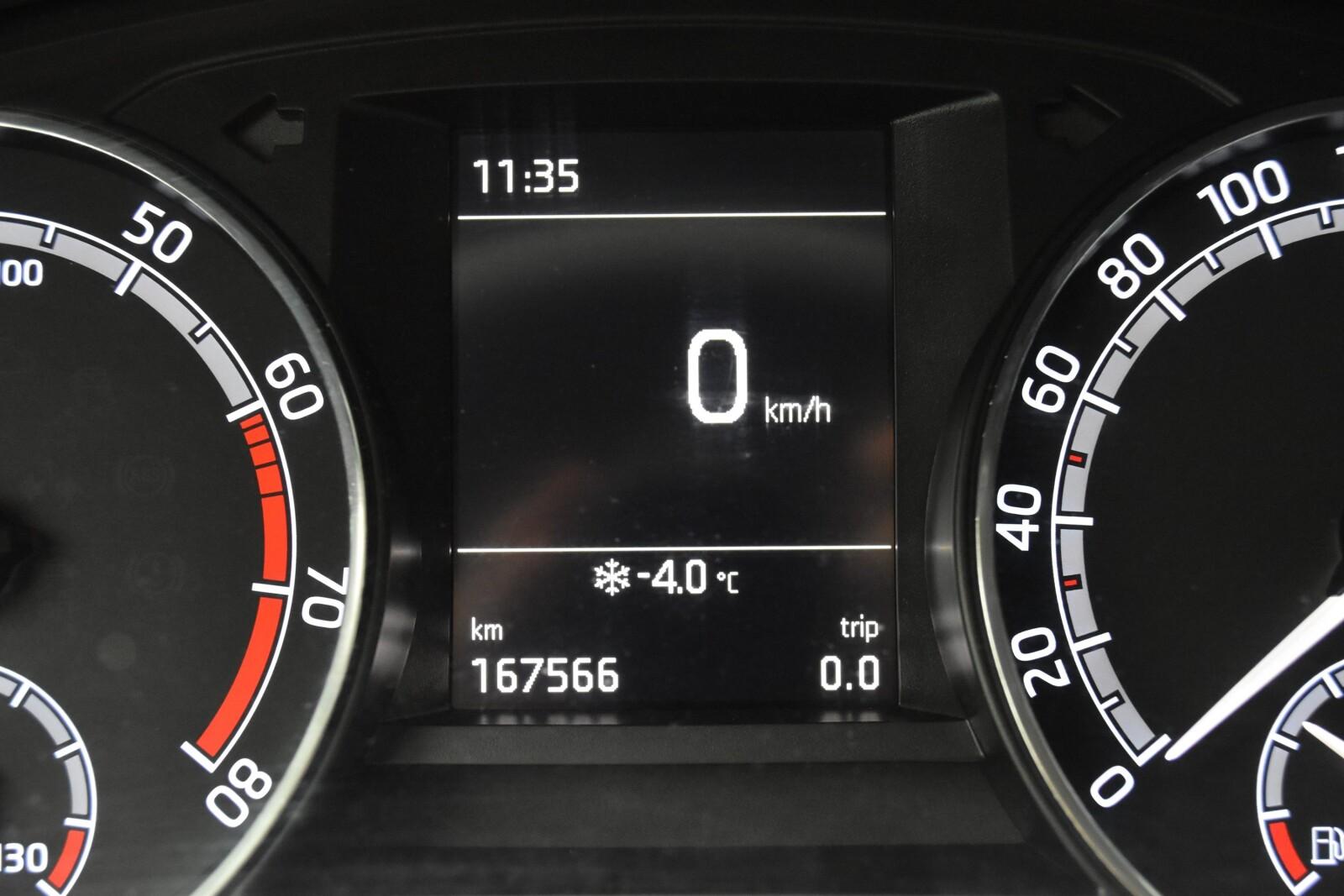 SalonPL 1.0TSI 95KM Ambition Pakiet Audio Limuzyna Czujniki FV23% 20