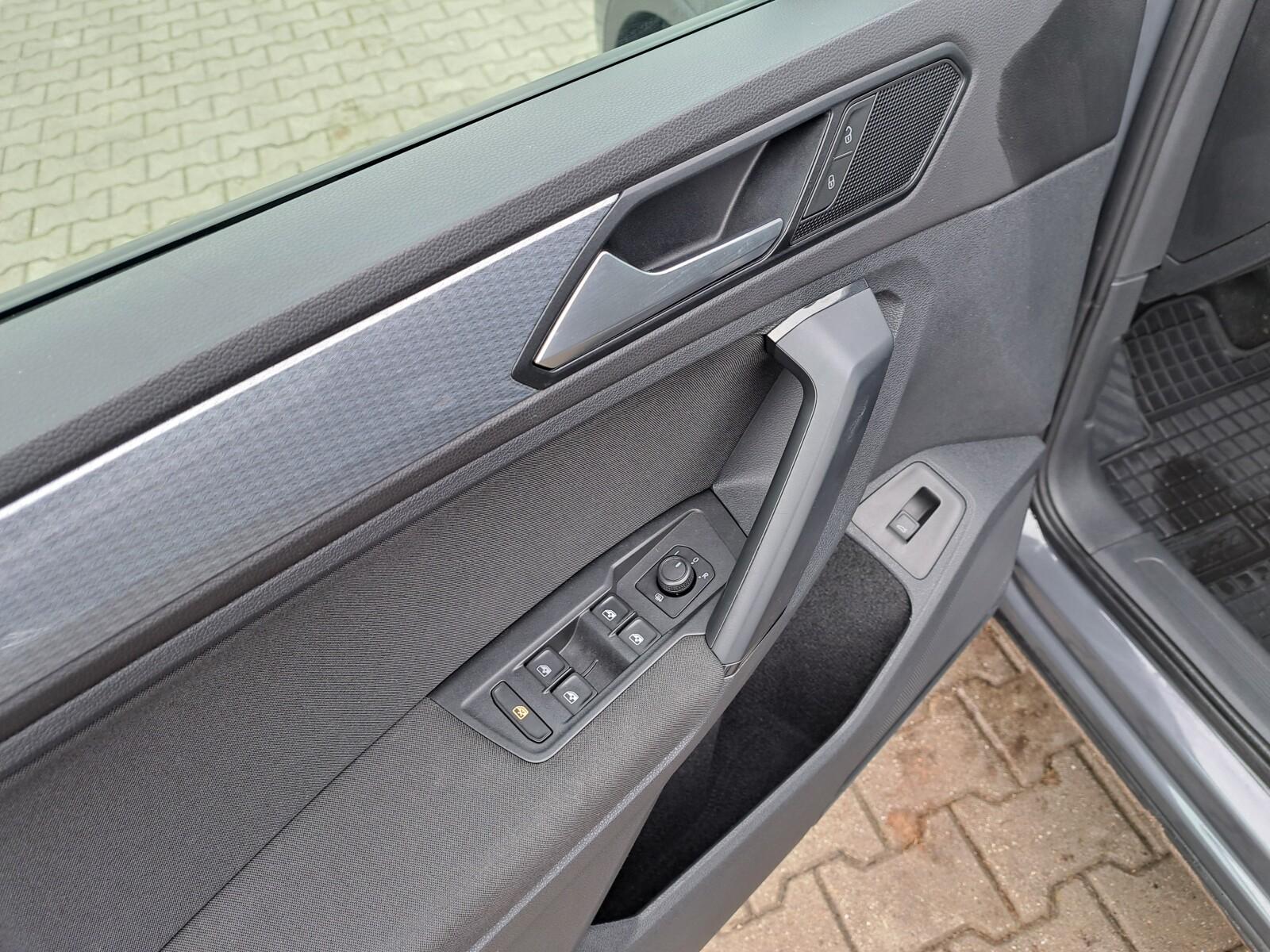 Keyless Lane Assist Nawigacja Reflektory LED App Kamera Gwarancja 8