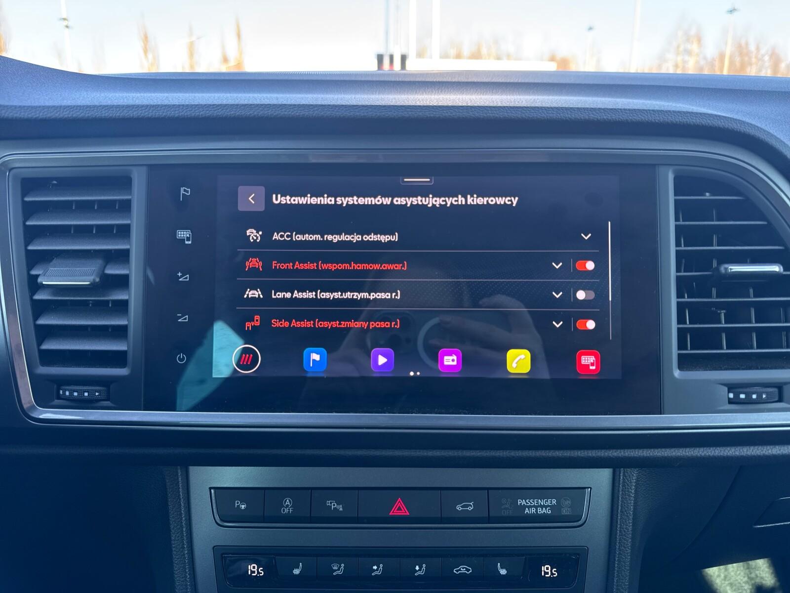 4Drive App Keyless Kamera 360 LED Tempomat Nawigacja 17