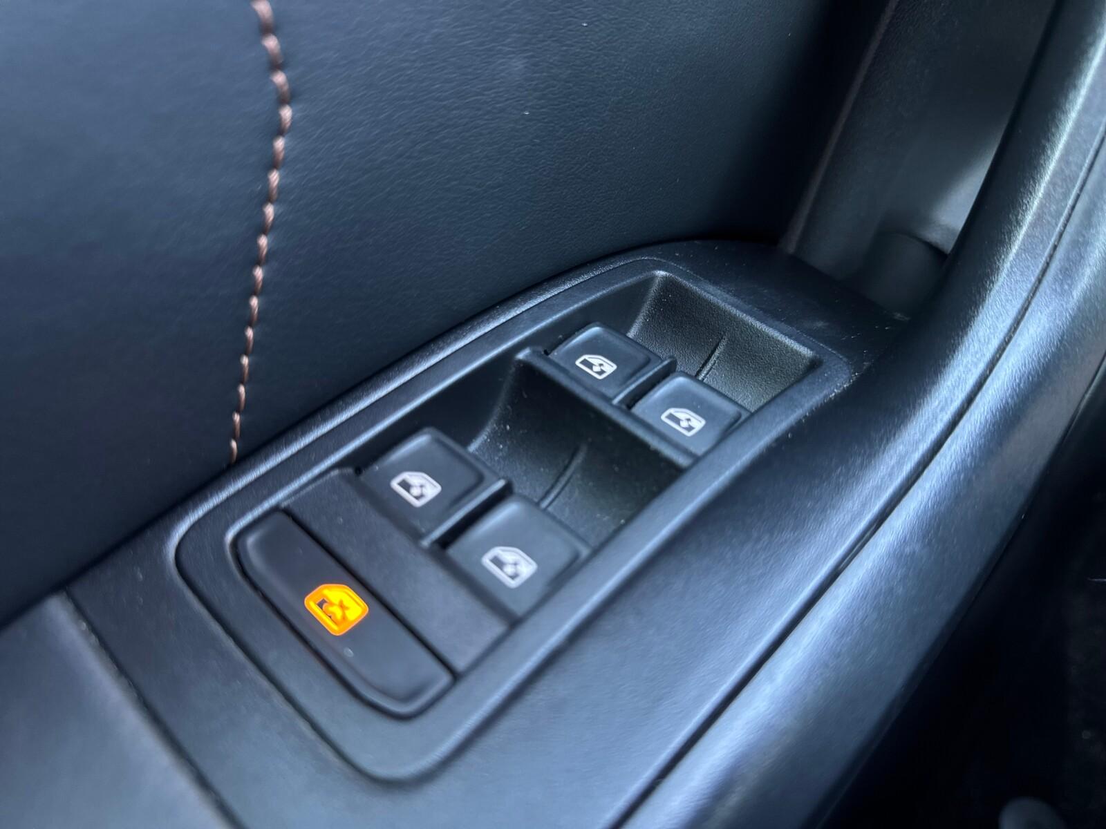 4Drive App Keyless Kamera 360 LED Tempomat Nawigacja 36