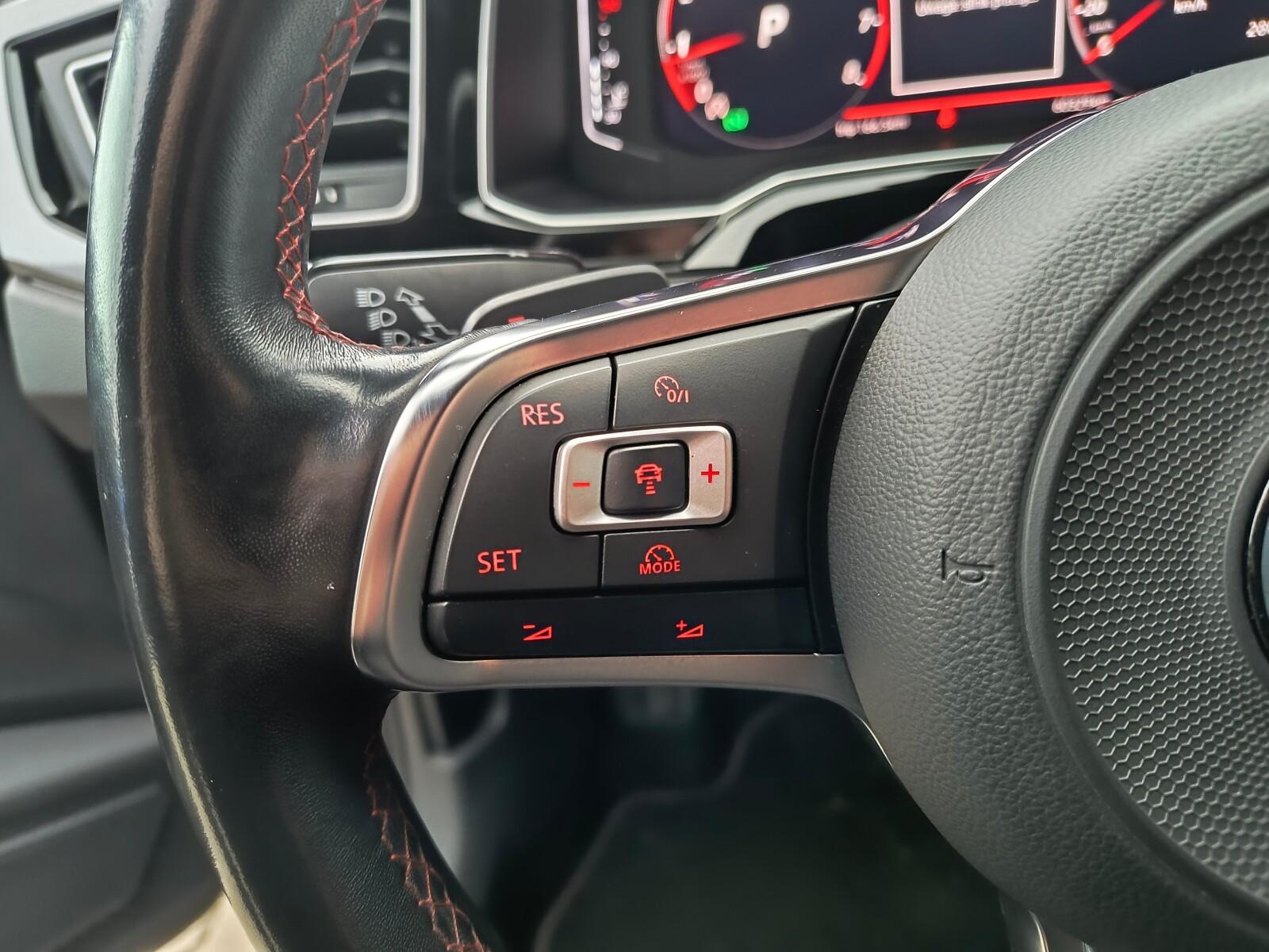 GTI serwis ASO 1.0TSI 110KM bezwypadkowy virtual cockpit LED VAT23% 12