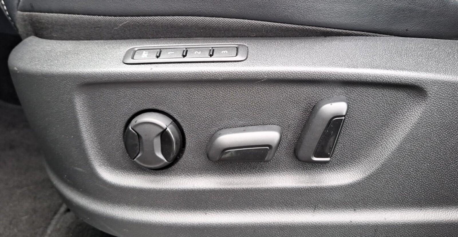 4x4 2.0TSI 190KM DSG LED/KameraCofania/SmartInterFace/Hak/Ambiente 25
