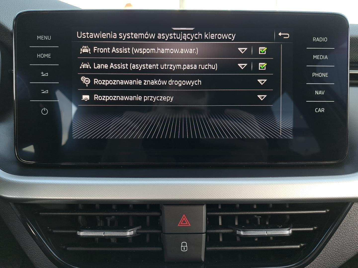 1.0TSI 115KM Ambition Drive Virtual Podgrzew.Fot LED Alu16' Bezwypadek 26