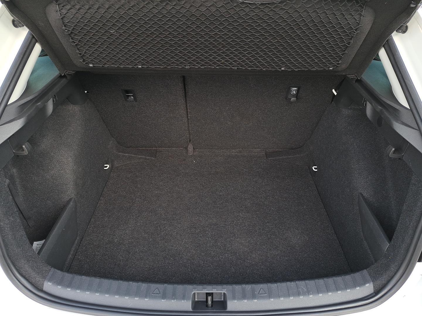 1.0TSI 115KM Ambition Drive Virtual Podgrzew.Fot LED Alu16' Bezwypadek 31