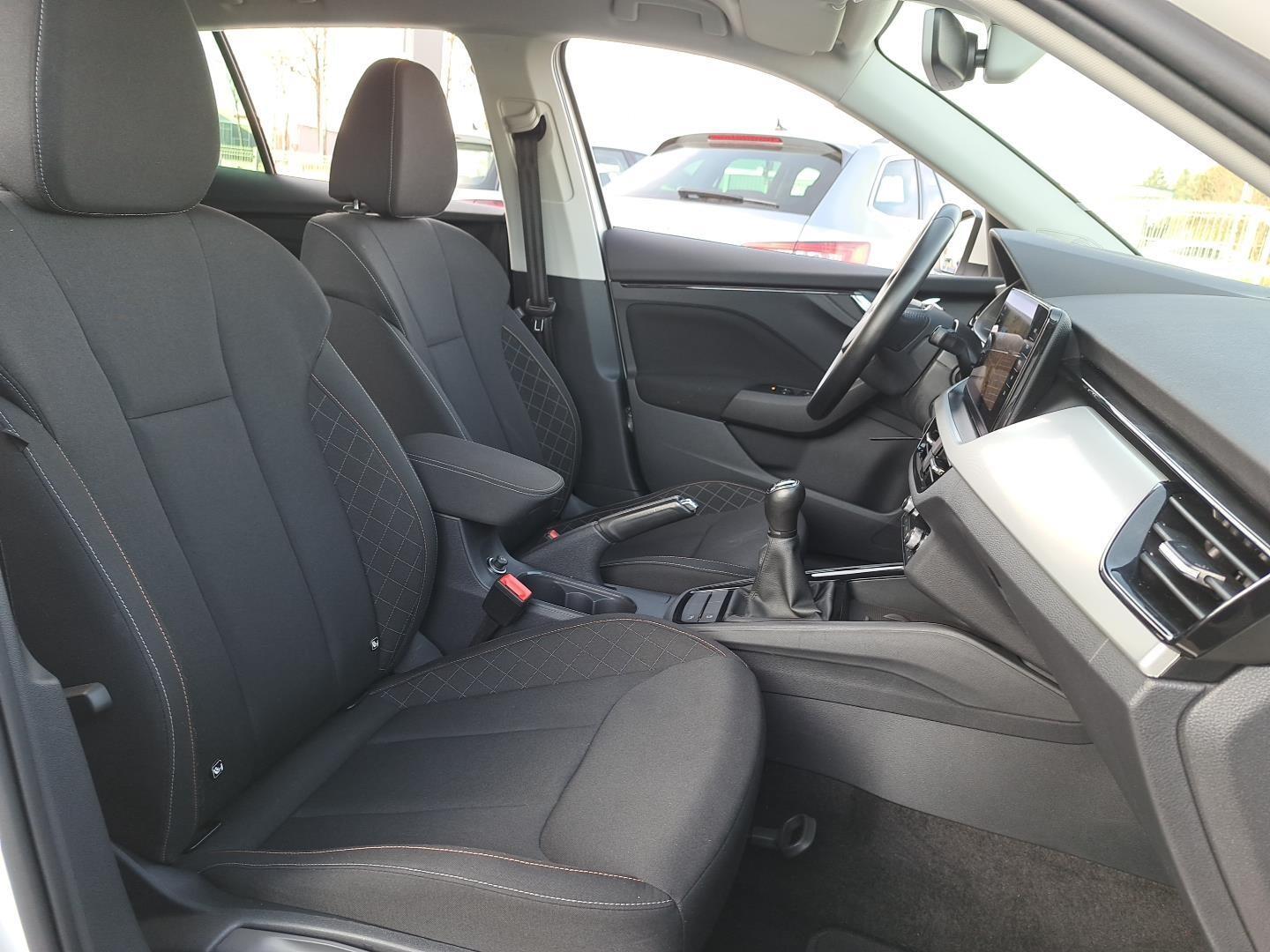 1.0TSI 115KM Ambition Drive Virtual Podgrzew.Fot LED Alu16' Bezwypadek 11
