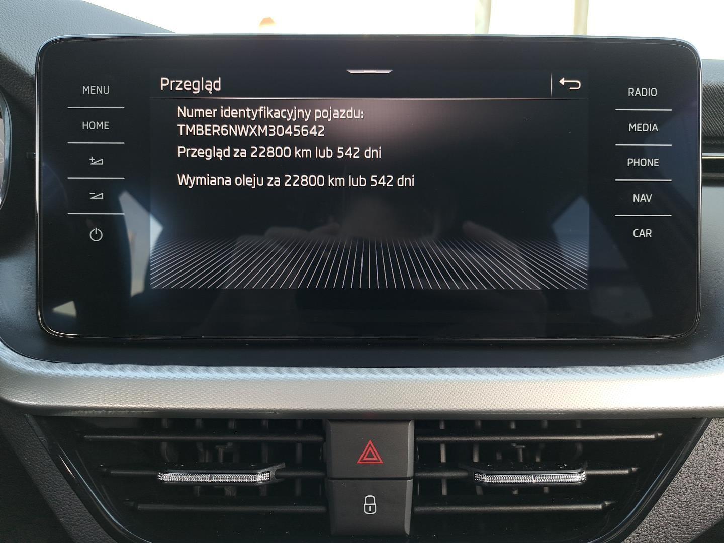 1.0TSI 115KM Ambition Drive Virtual Podgrzew.Fot LED Alu16' Bezwypadek 28