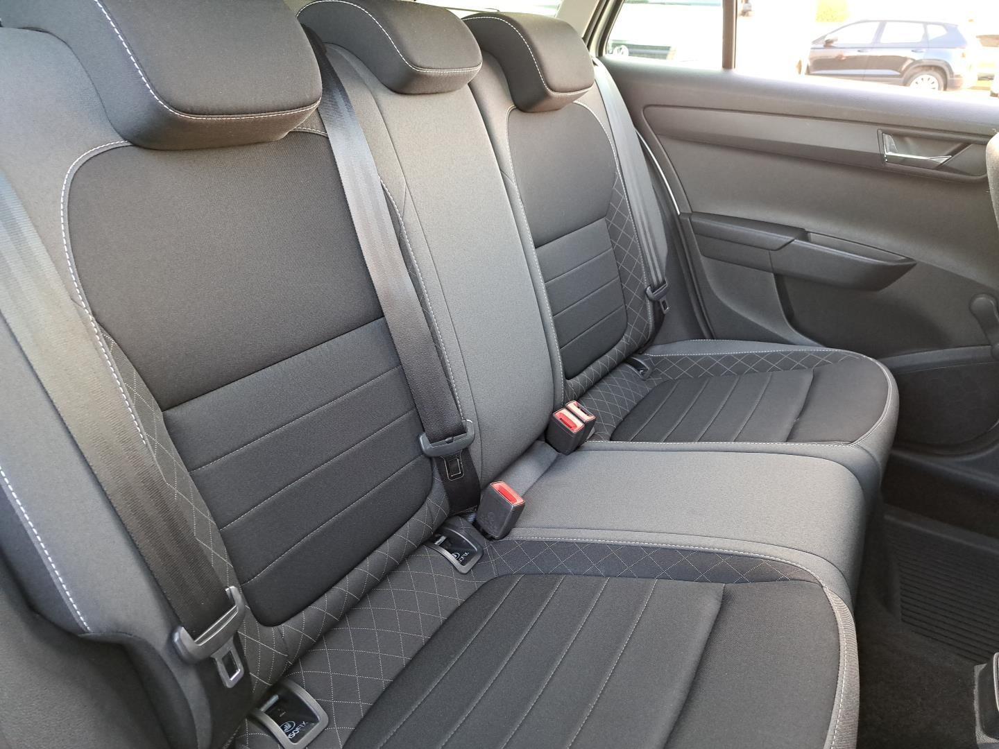 Kombi SalonPL 1.0TSI 95KM Ambition Kamera SmartLink+ LED ASO FV23% 14