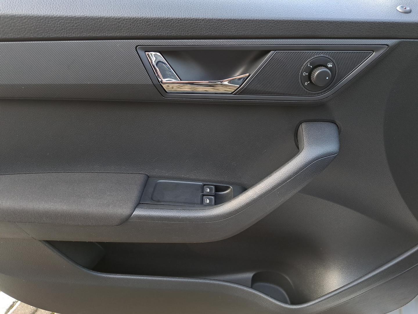 Kombi SalonPL 1.0TSI 95KM Ambition Kamera SmartLink+ LED ASO FV23% 12