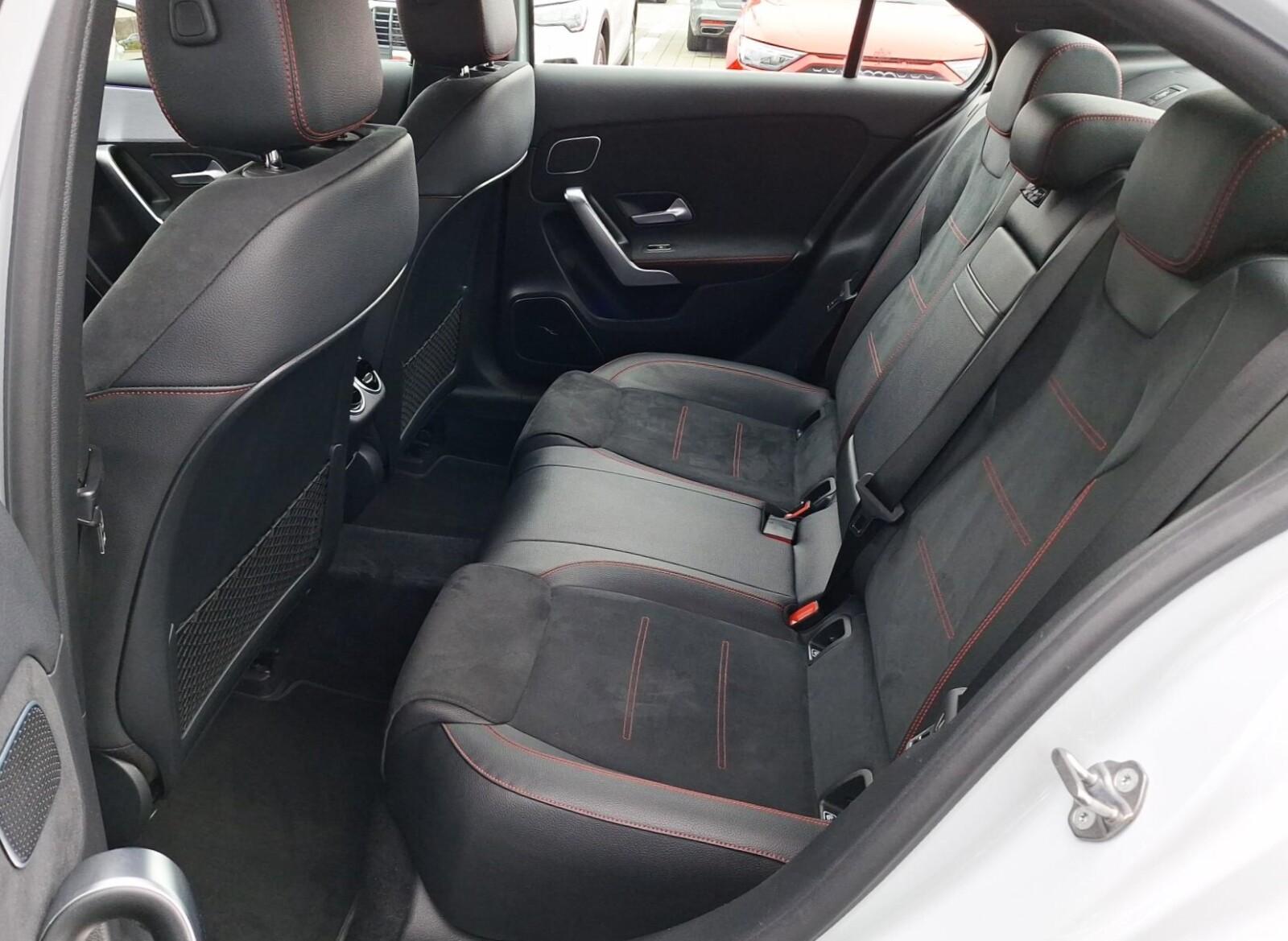 A220 4-Matic 7G-DCT 190KM Ambient/Head-Up/Keyless/Kamera360/CarPlay 21
