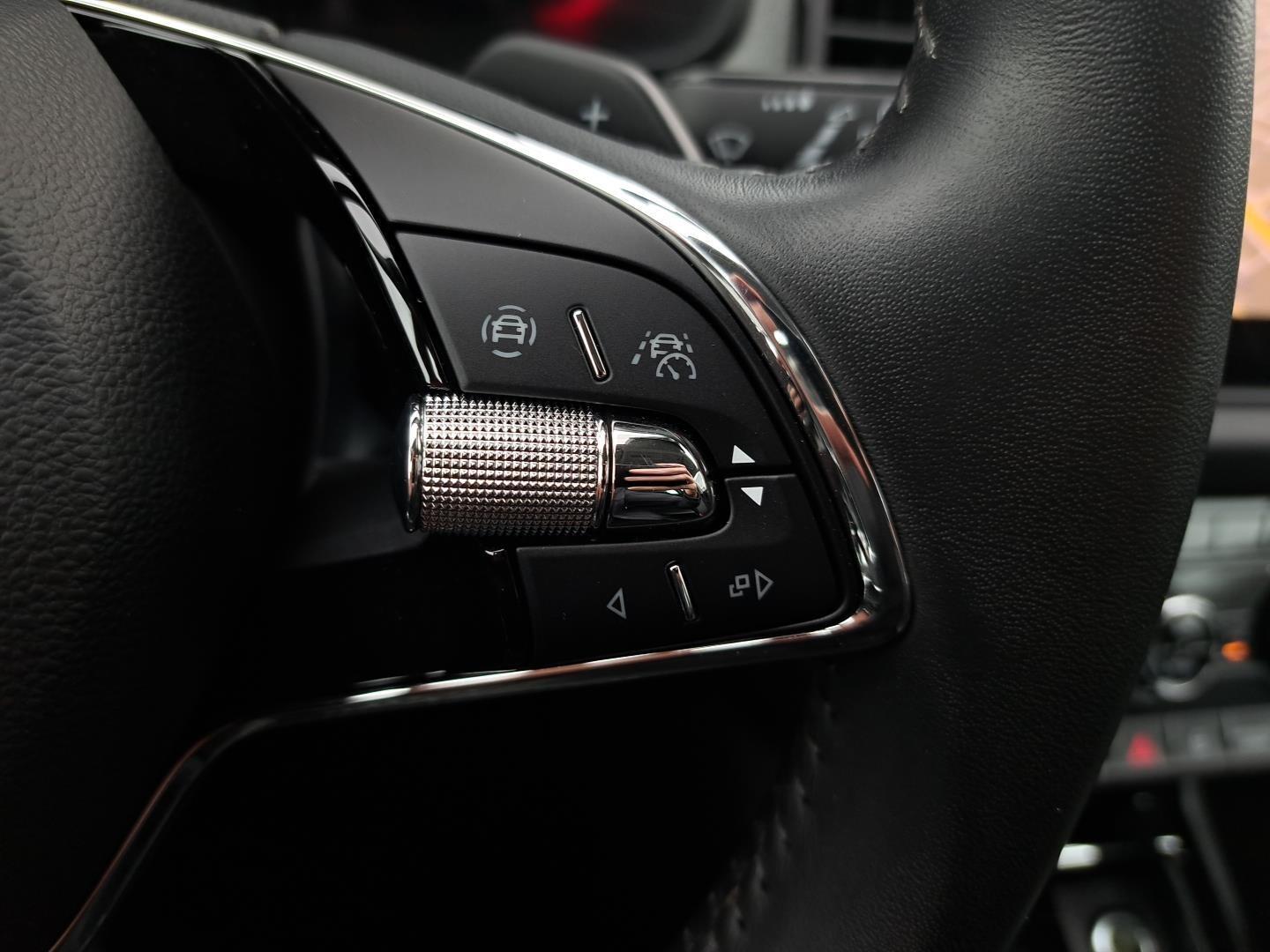 Clever 2.0TDI 200KM 7os. DSG 4x4 LED Matrix Kamera HAK Virtual FV23 21
