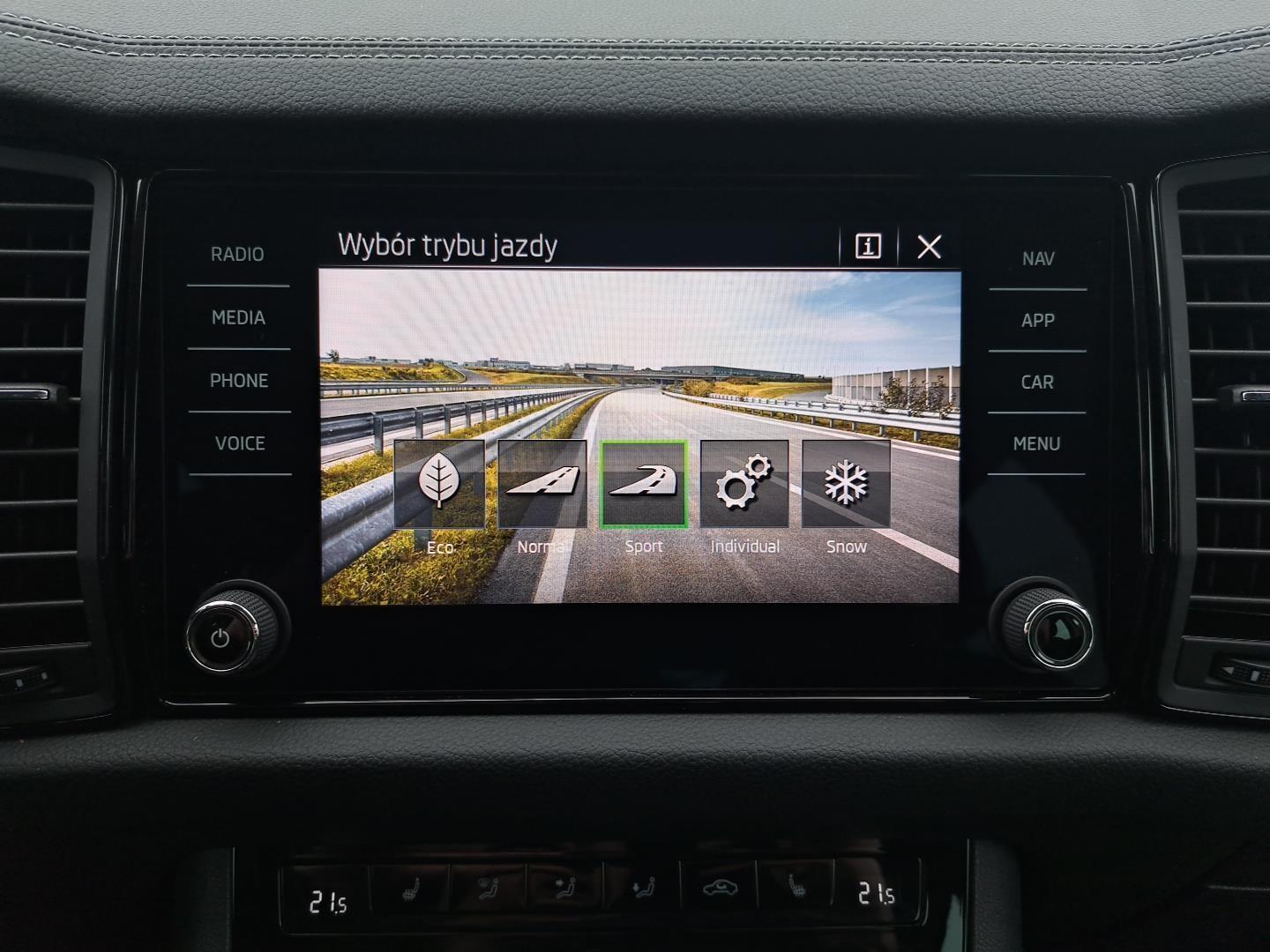 Clever 2.0TDI 200KM 7os. DSG 4x4 LED Matrix Kamera HAK Virtual FV23 28