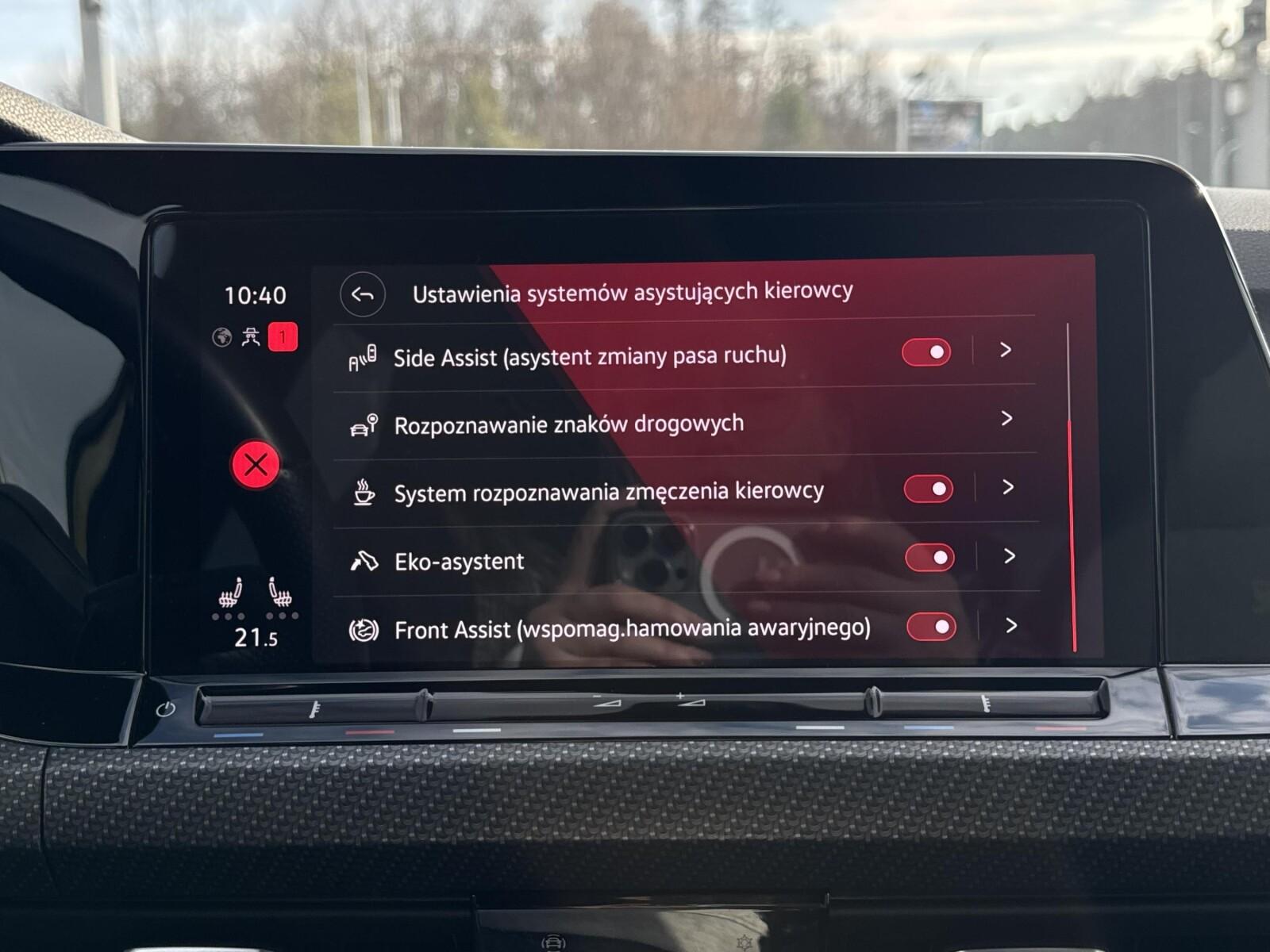 Keyless Cyfrowe zegary Nawigacja Reflektory LED Tempomat App 24