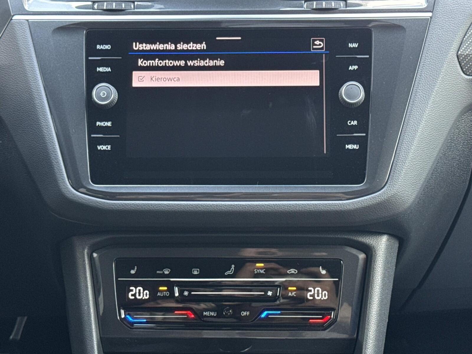 Nawigacja DCC Tempomat Reflektory LED Matrix App Cyfrowe zegary 29