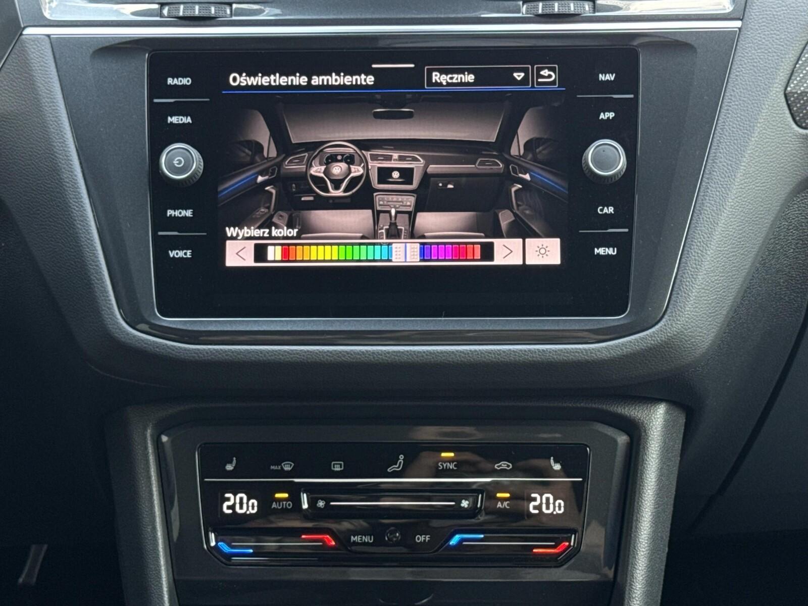 Nawigacja DCC Tempomat Reflektory LED Matrix App Cyfrowe zegary 28