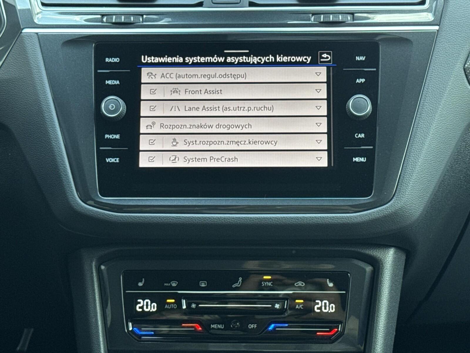 Nawigacja DCC Tempomat Reflektory LED Matrix App Cyfrowe zegary 27