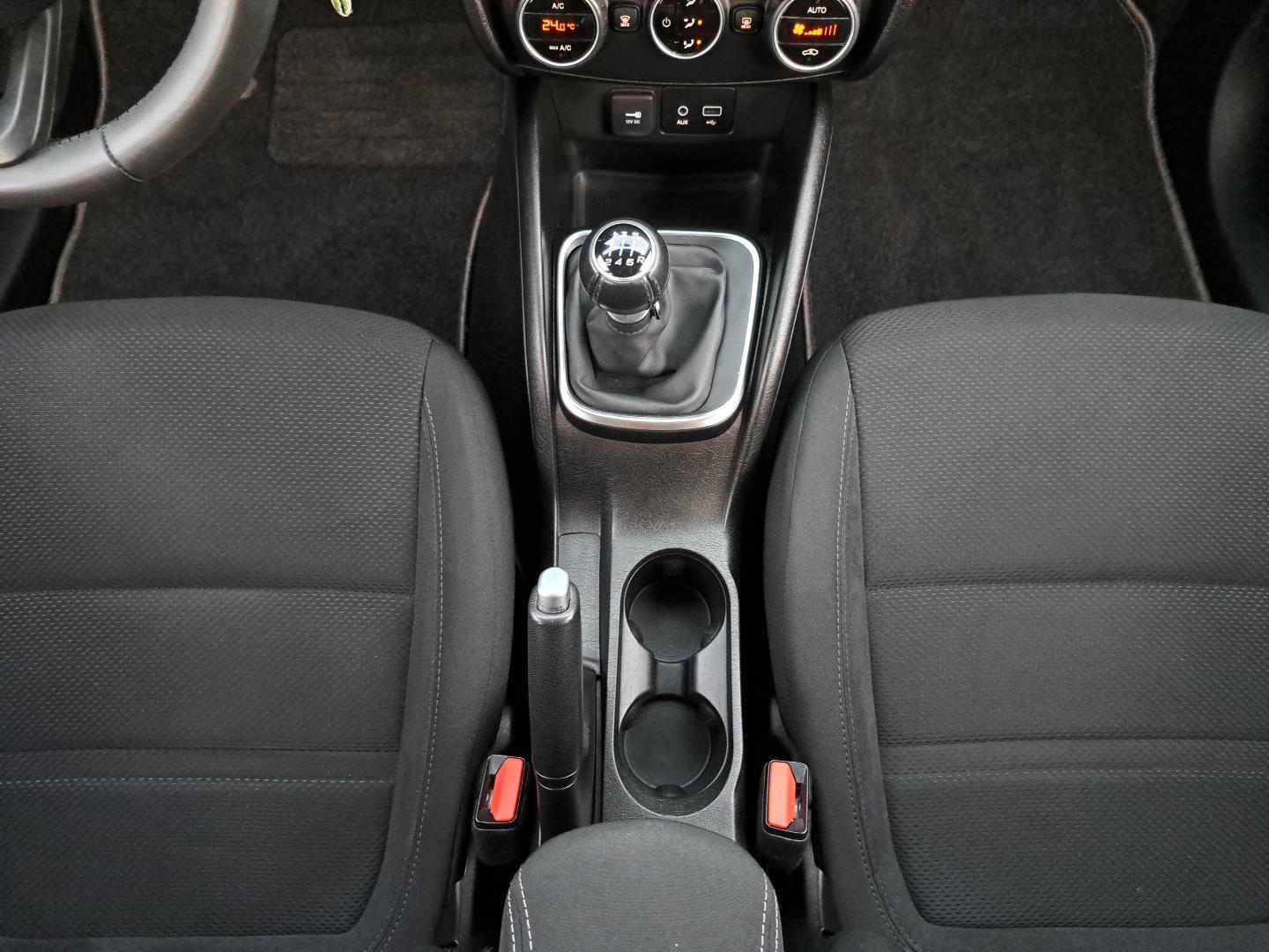SalonPL 1.4 16V 95KM Lounge Clima.Autom. Alu Czuj.Park Bluetooth ASO 15