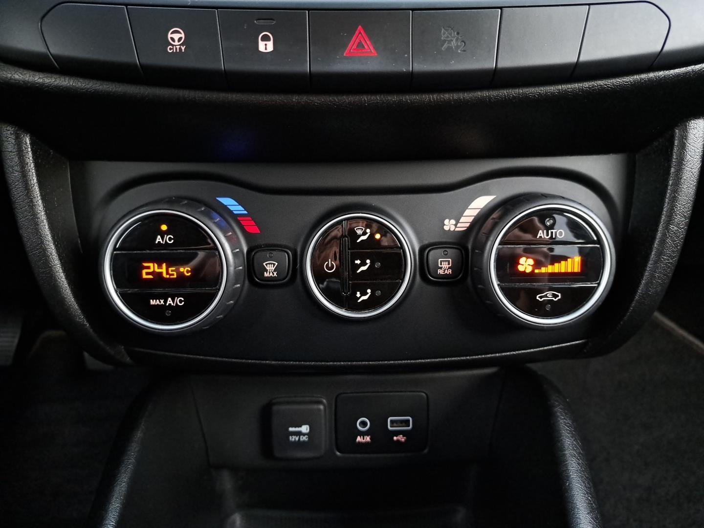 SalonPL 1.4 16V 95KM Lounge Clima.Autom. Alu Czuj.Park Bluetooth ASO 21