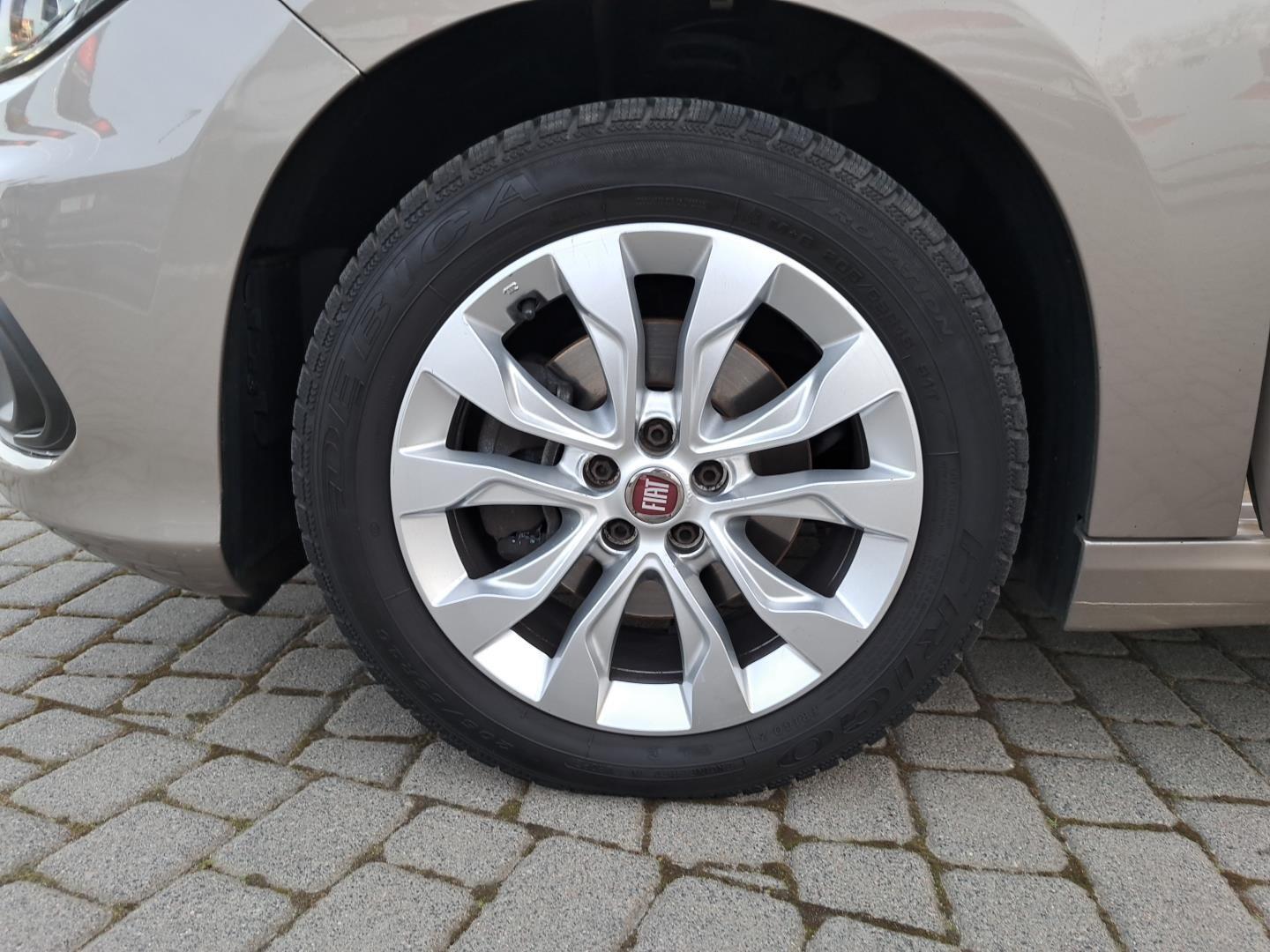 SalonPL 1.4 16V 95KM Lounge Clima.Autom. Alu Czuj.Park Bluetooth ASO 23